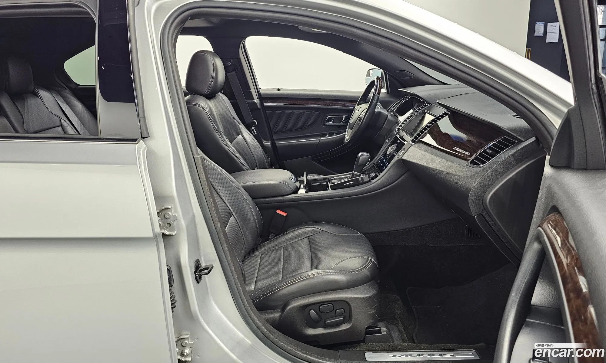 Ford Taurus 2014 1FAHP2F93EG142928 — 11