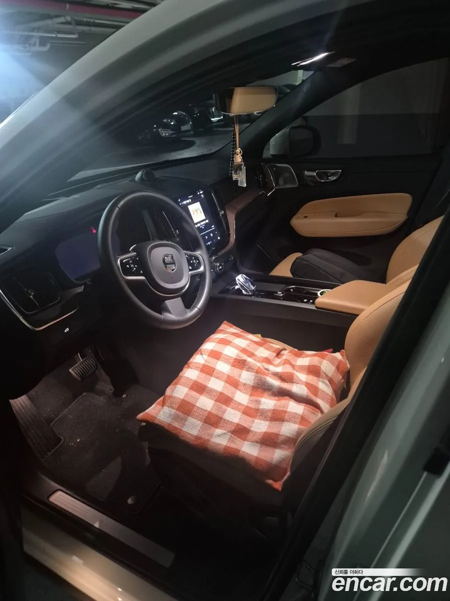Volvo XC60 2023 — 8