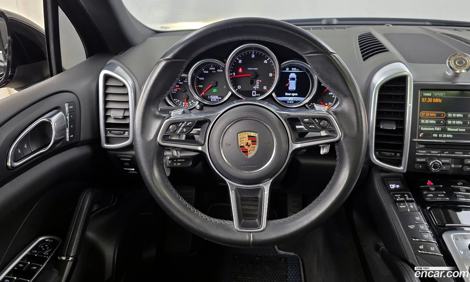 Porsche Cayenne 2016 WP1AF2928GKA49379 — 17