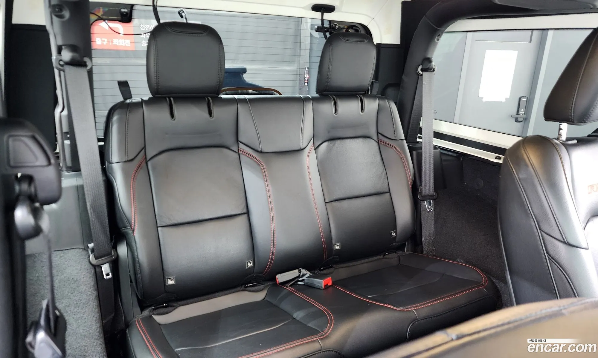 Jeep Wrangler 2020 — 34