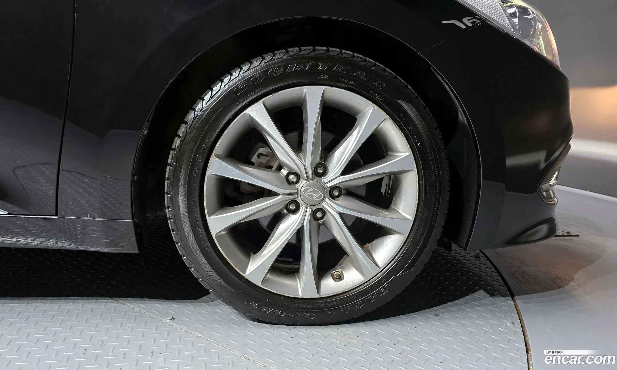 Hyundai Grandeur HG 2015 — 20