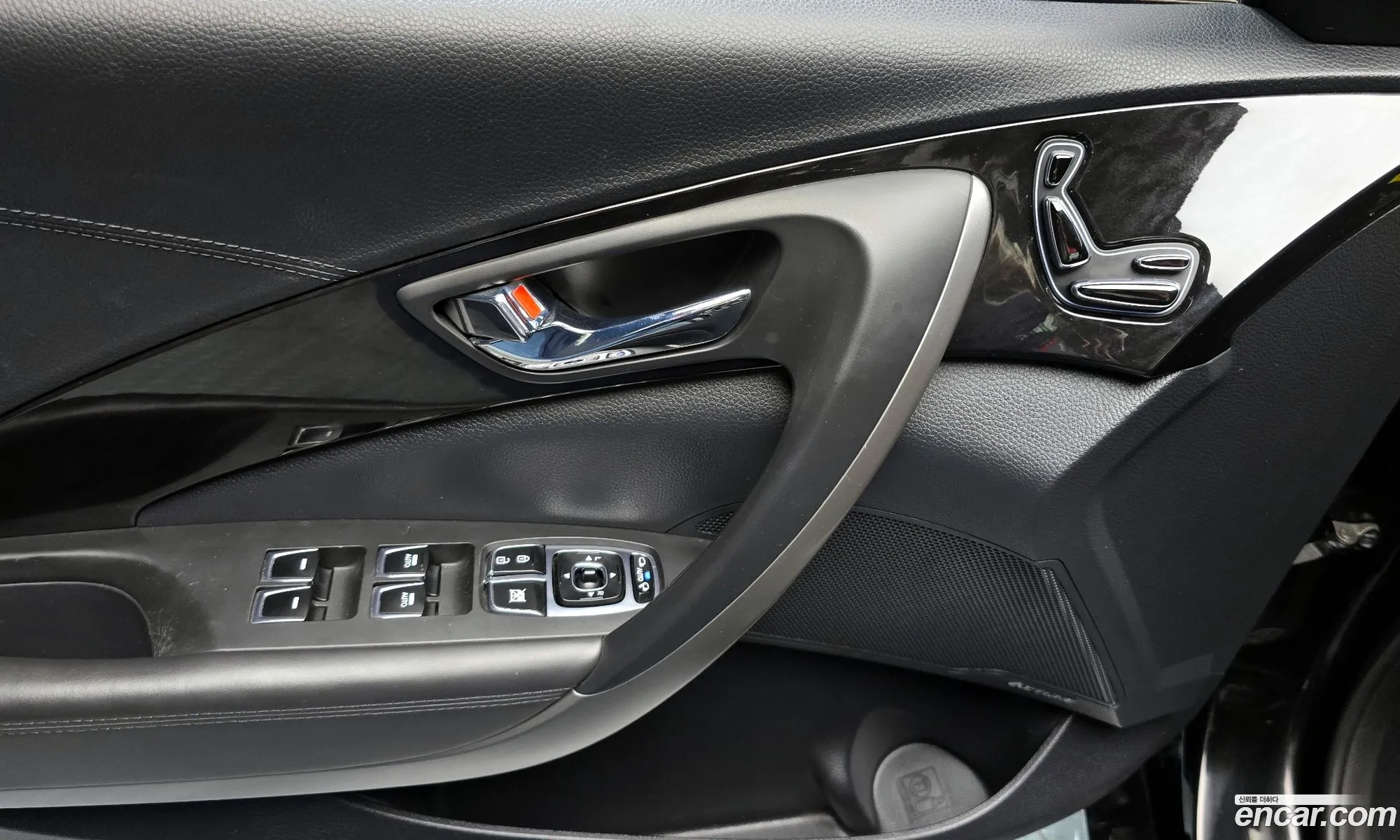 Hyundai Grandeur HG 2015 — 17