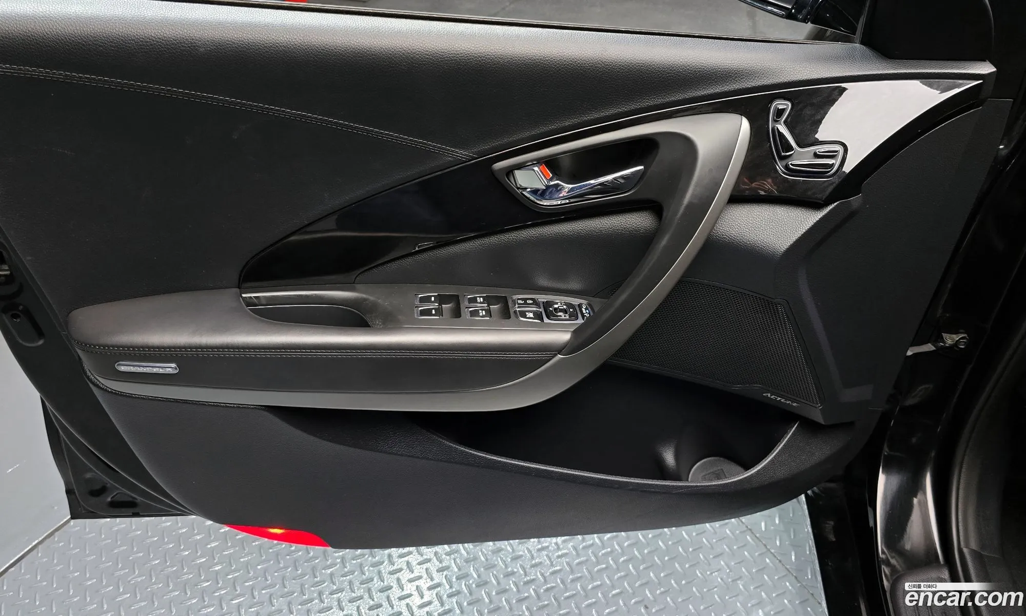 Hyundai Grandeur HG 2015 — 27
