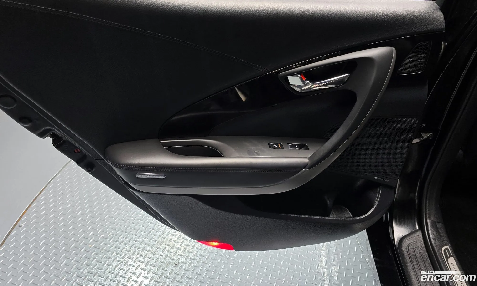 Hyundai Grandeur HG 2015 — 15
