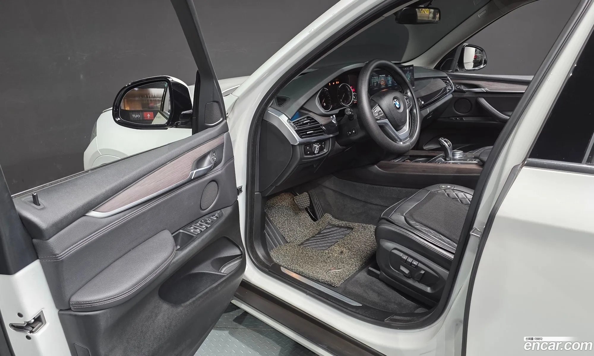 BMW X5 2017 — 2