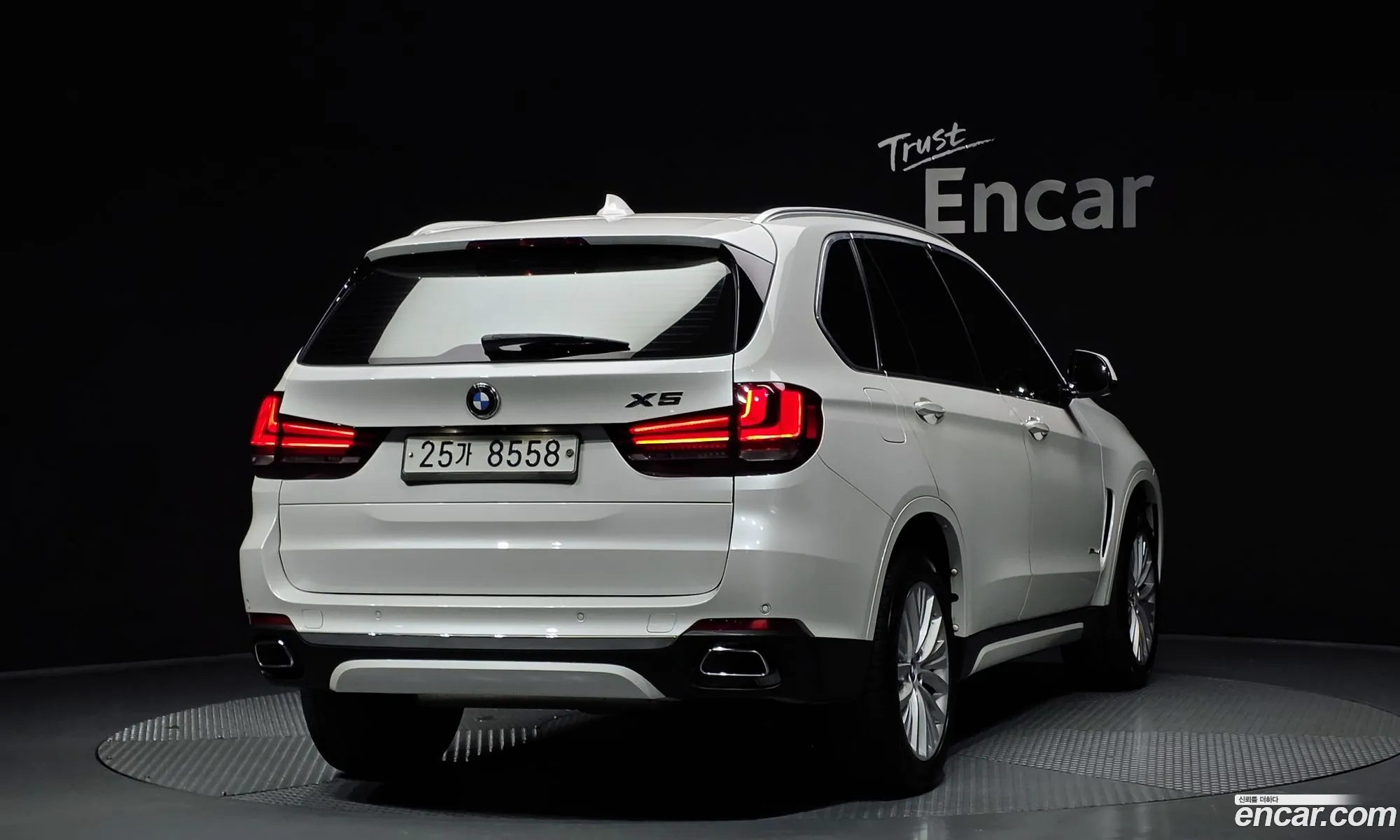BMW X5 2017 — 18