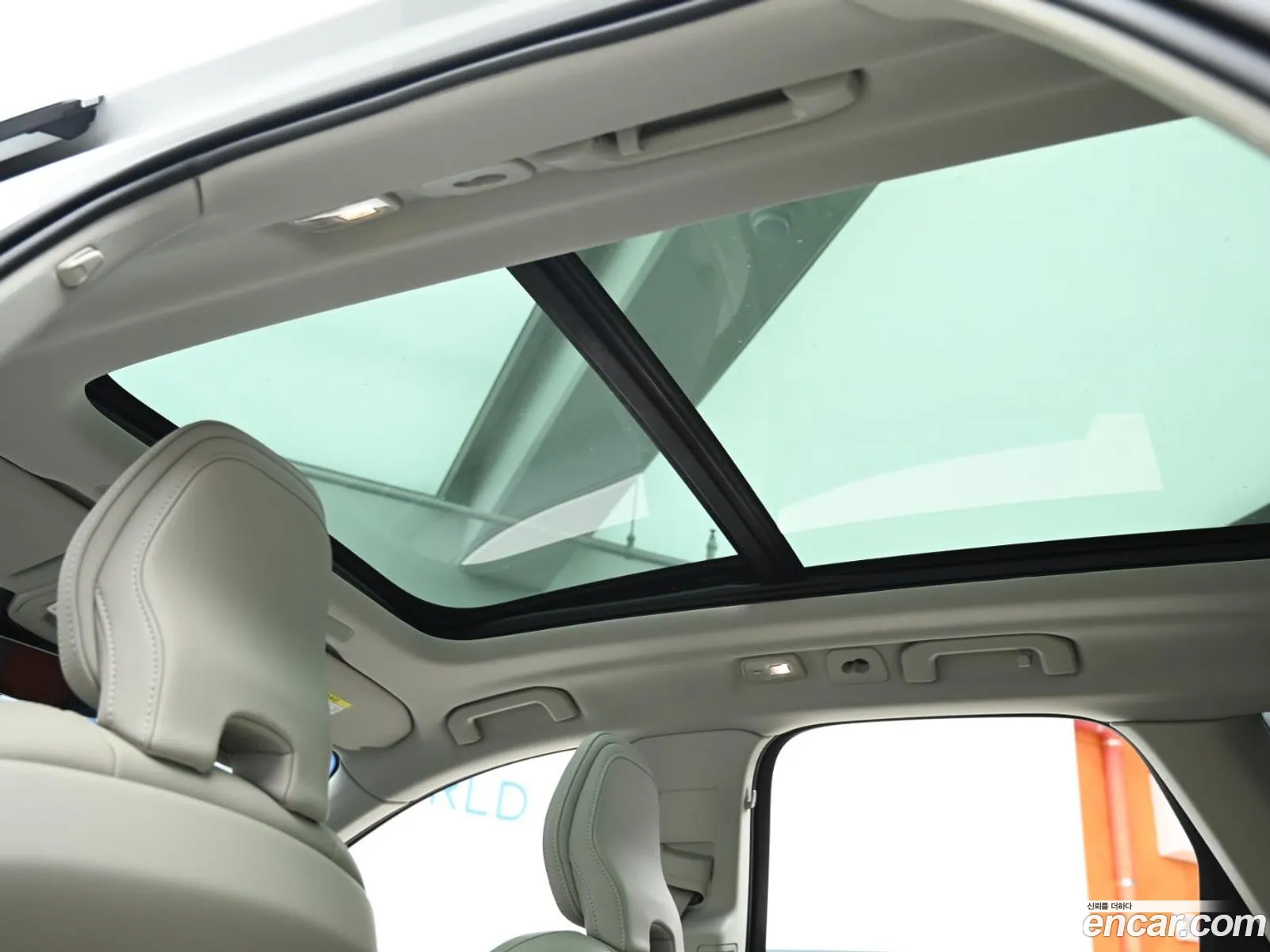 Volvo XC60 2025 — 3