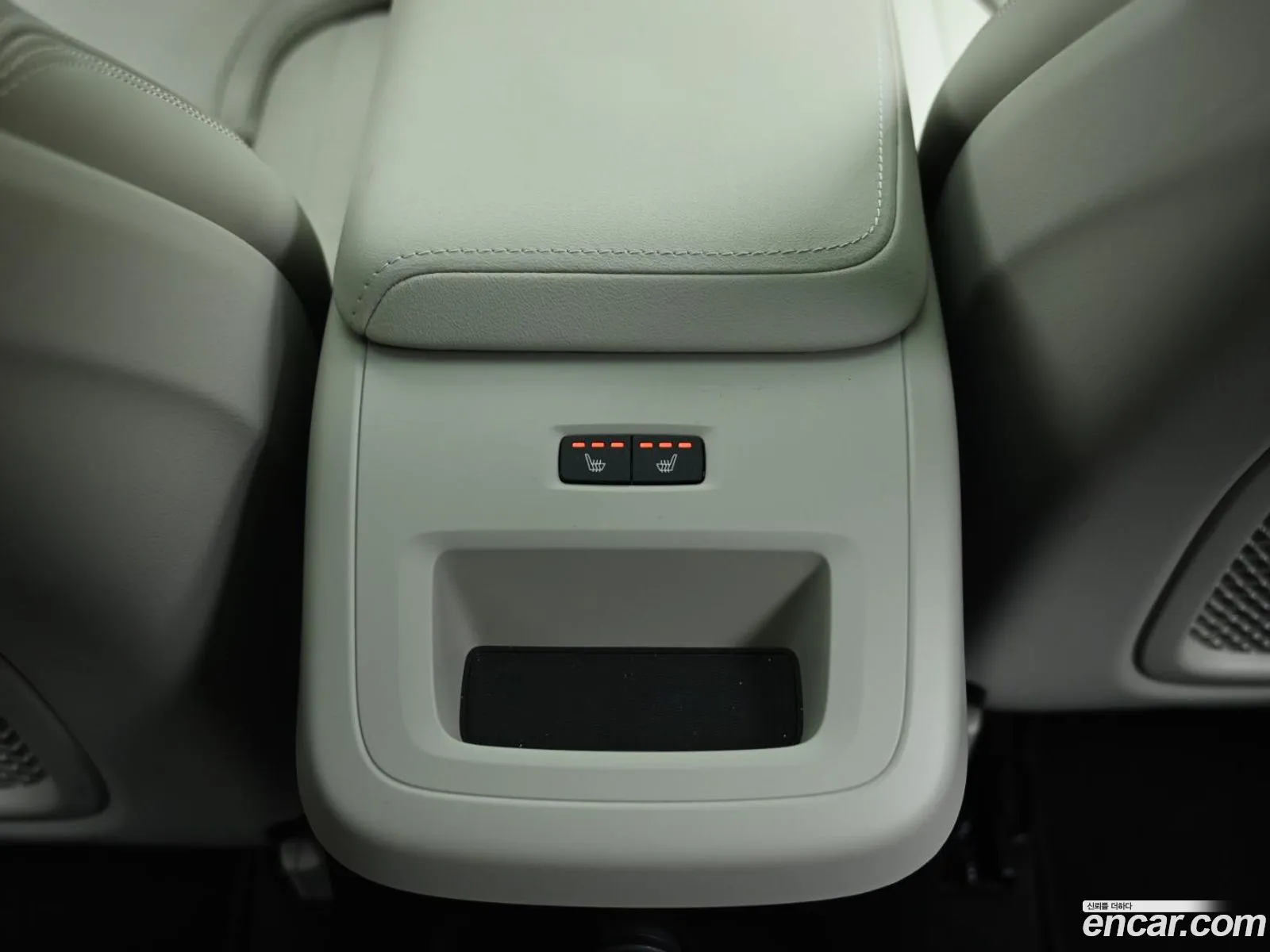 Volvo XC60 2025 — 19