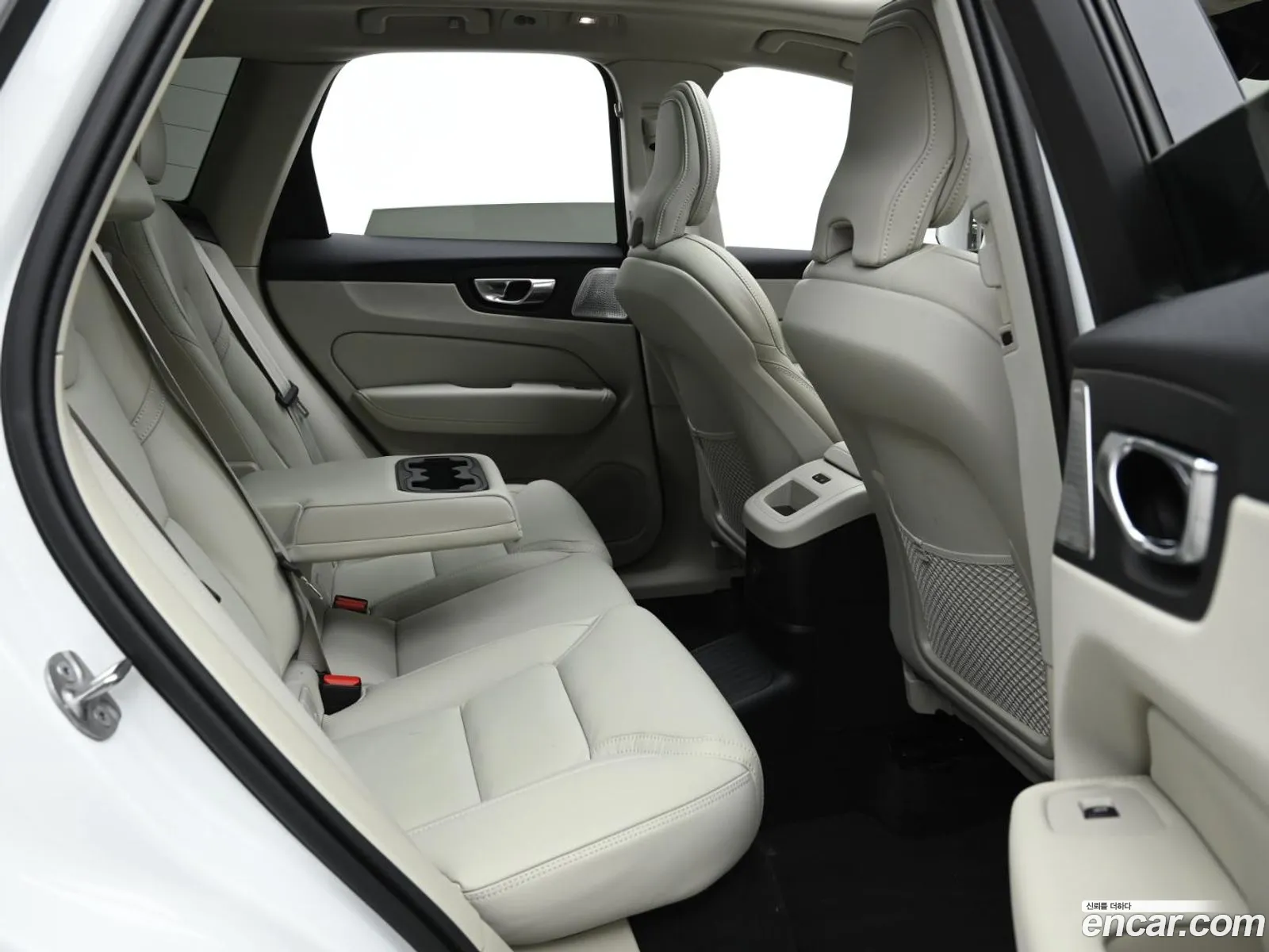 Volvo XC60 2025 — 8