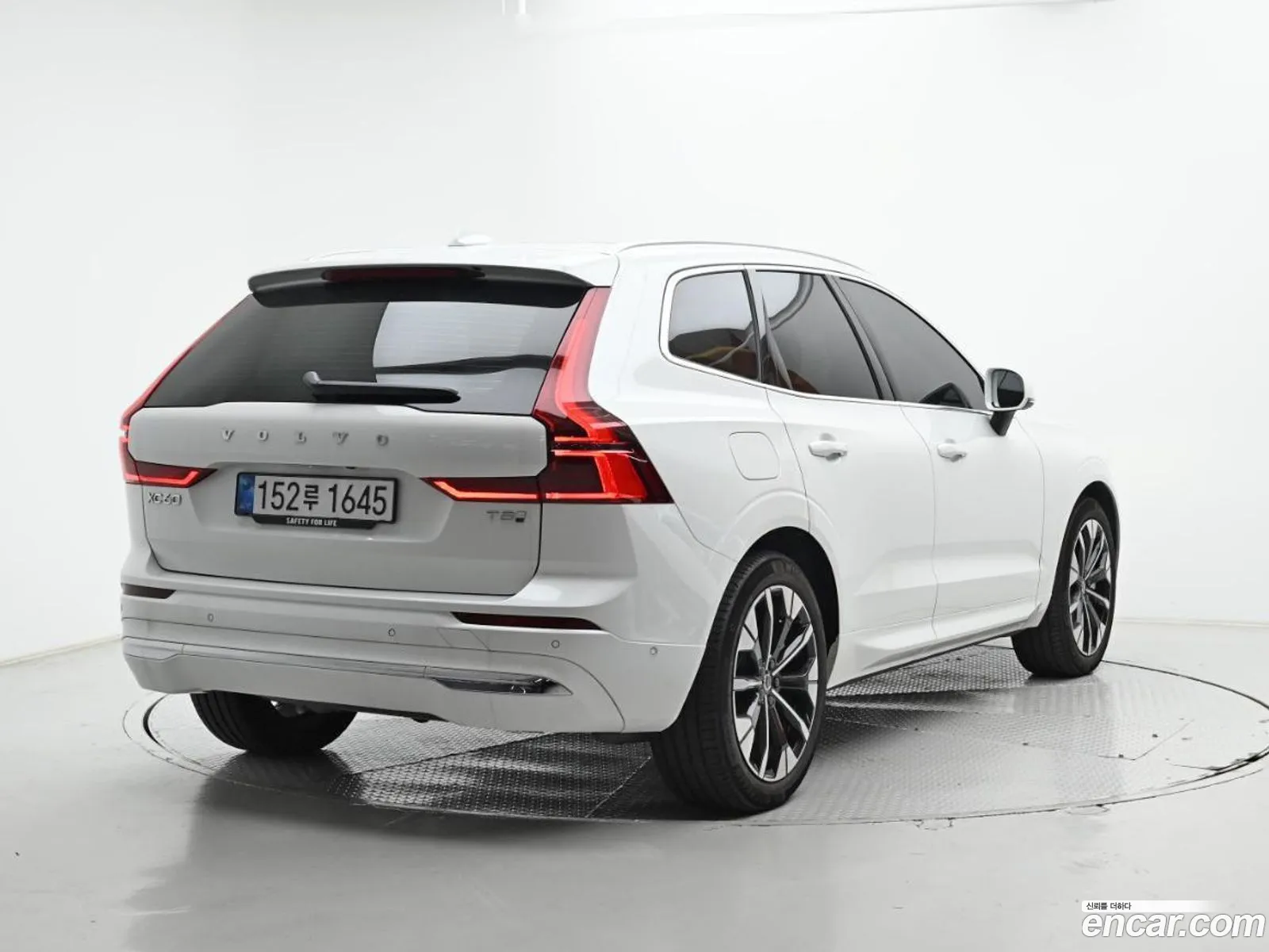Volvo XC60 2025 — 3