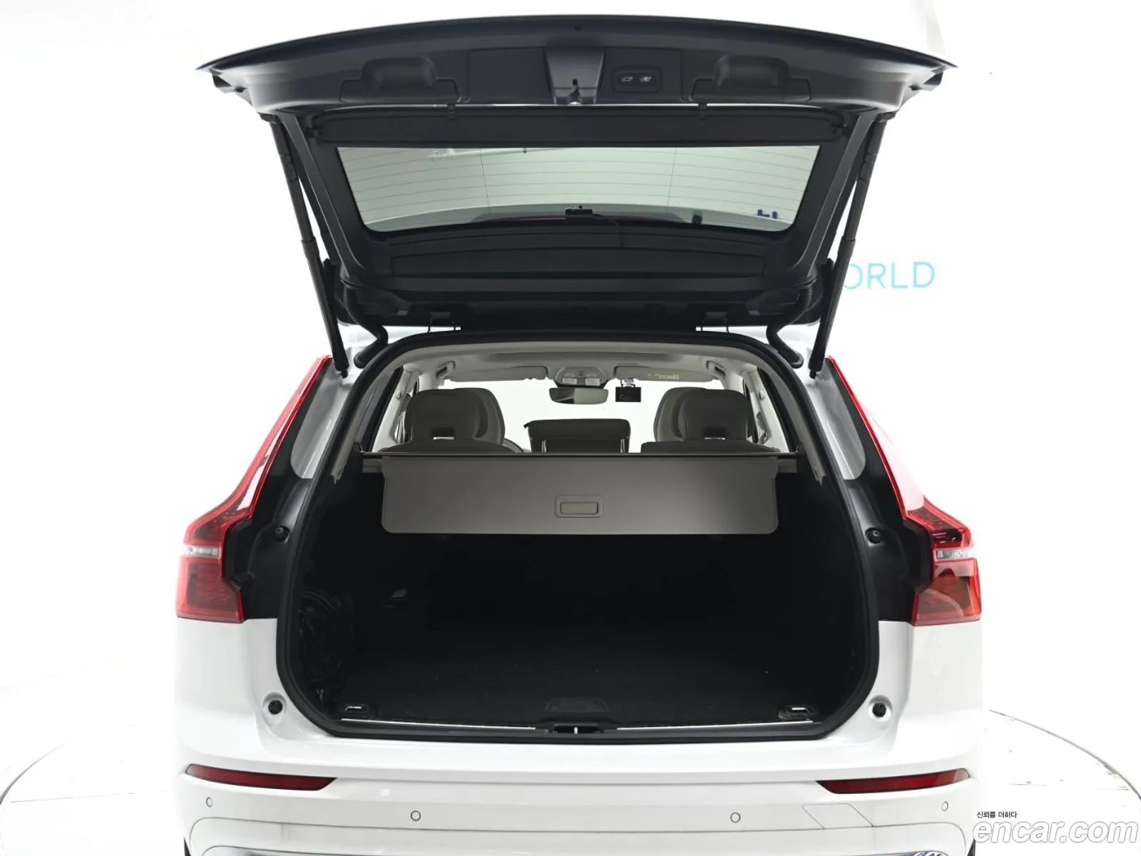 Volvo XC60 2025 — 17