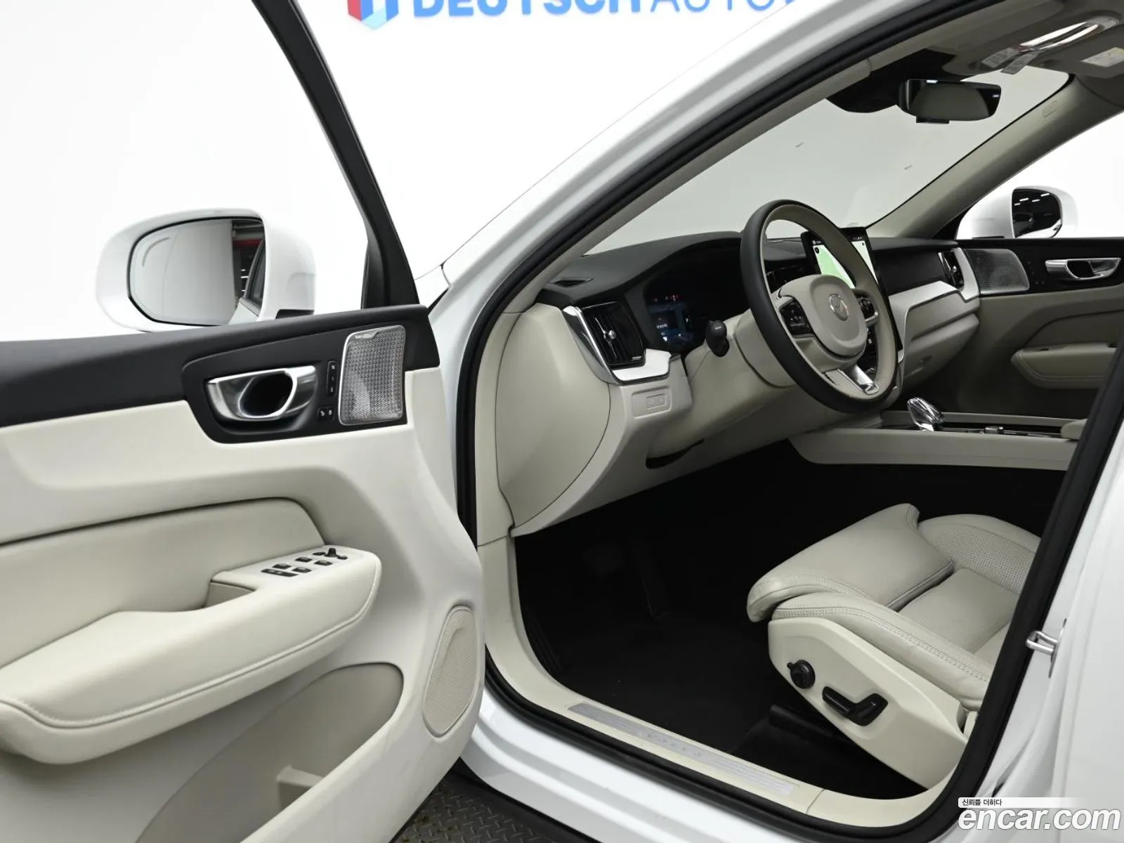 Volvo XC60 2025 — 18