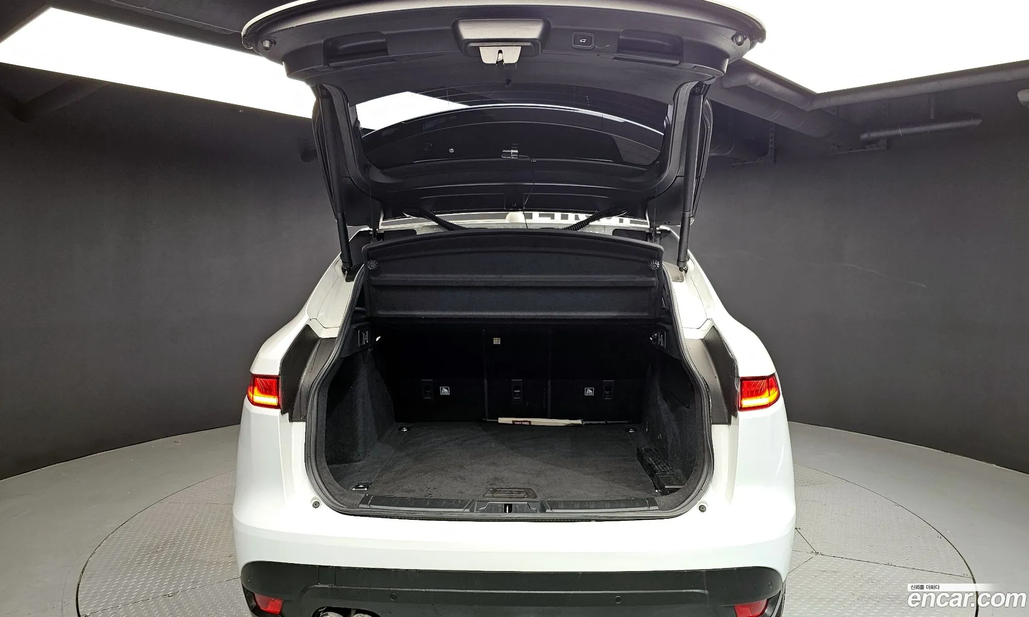 Jaguar F-Pace 2018 SADCA2BN2JA297707 — 7