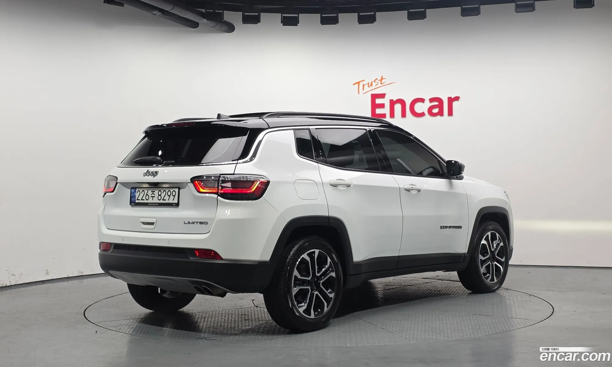 Jeep Compass 2022 3C4NJCCB3NT205081 — 12