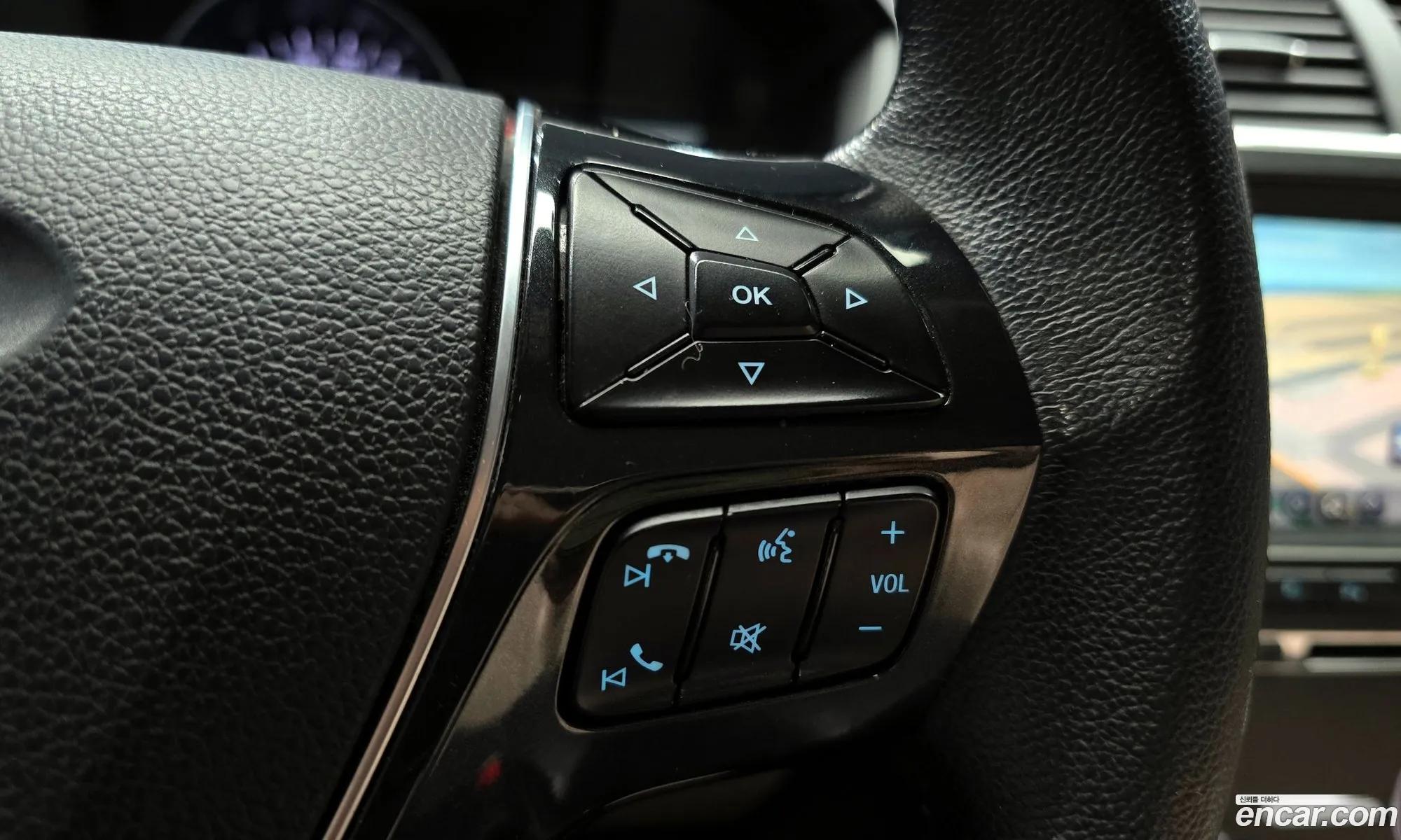 Ford Explorer 2018 1FM5K8FH1JGB23984 — 24