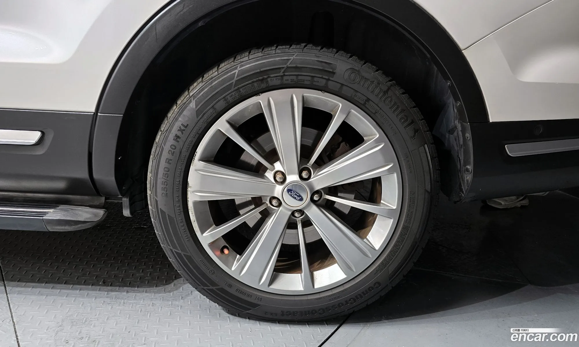 Ford Explorer 2018 1FM5K8FH1JGB23984 — 21