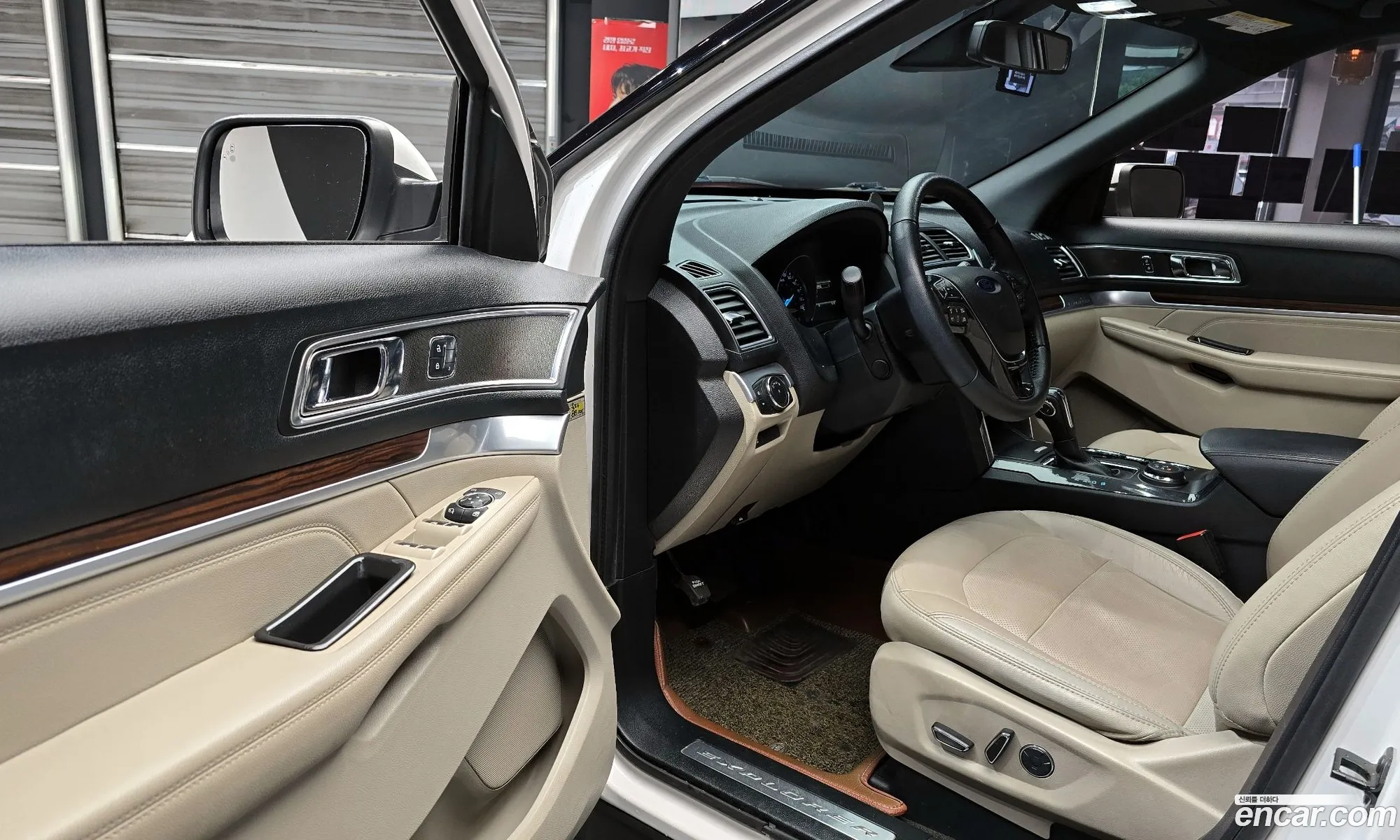 Ford Explorer 2018 1FM5K8FH1JGB23984 — 7