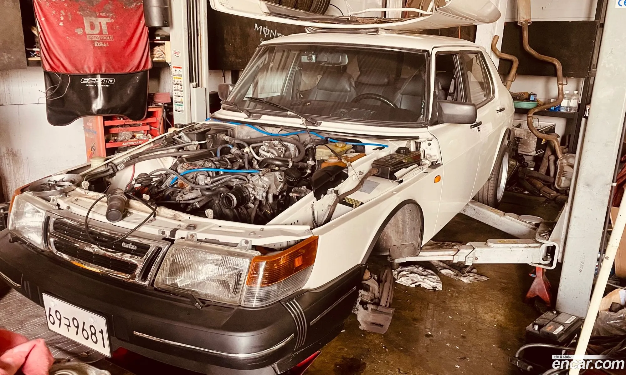 Saab 900