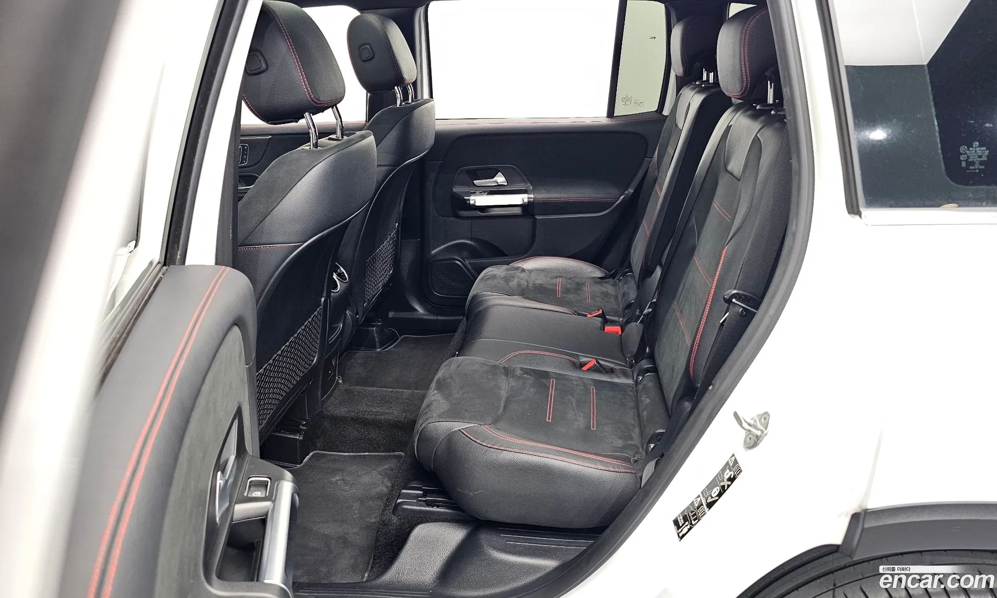 Mercedes-Benz GLB-Class X247 2021 — 12