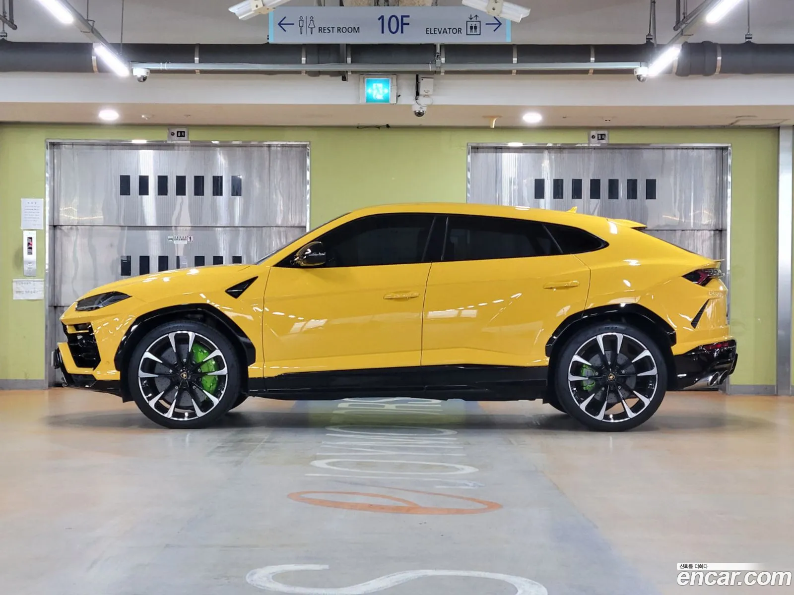 Lamborghini Urus 2021 — 11