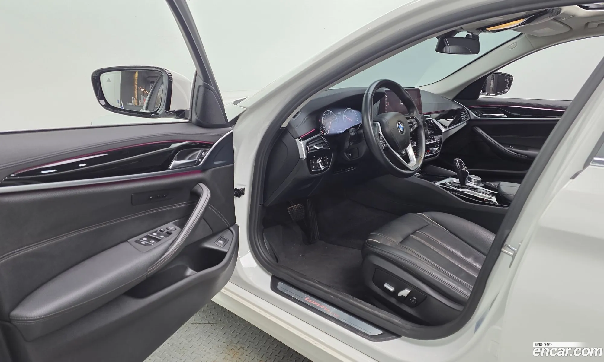 BMW 5 Series 2019 WBAJK7100KBP74176 — 20