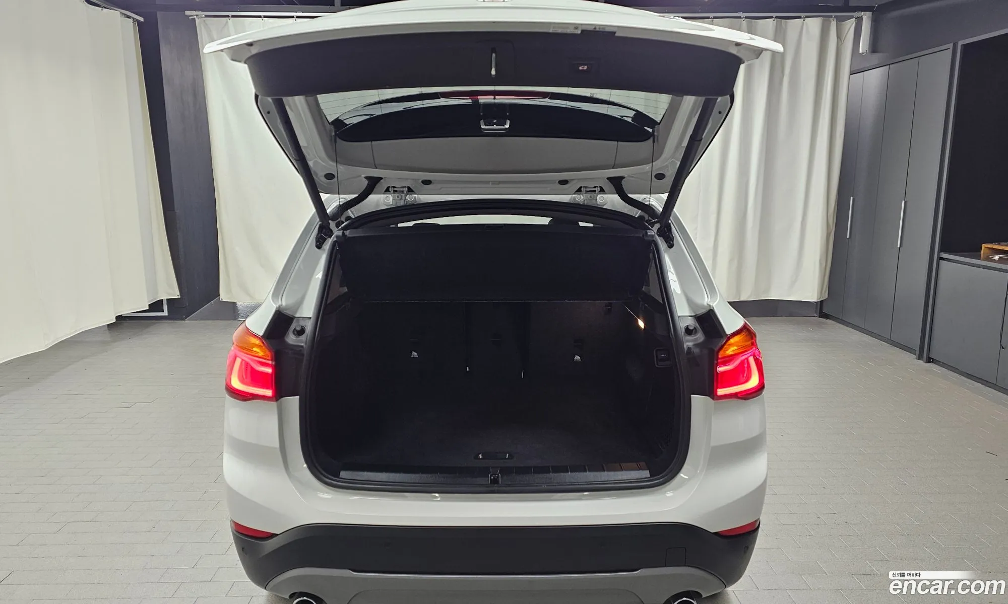 BMW X1 2018 WBAJJ110XJEF61493 — 19