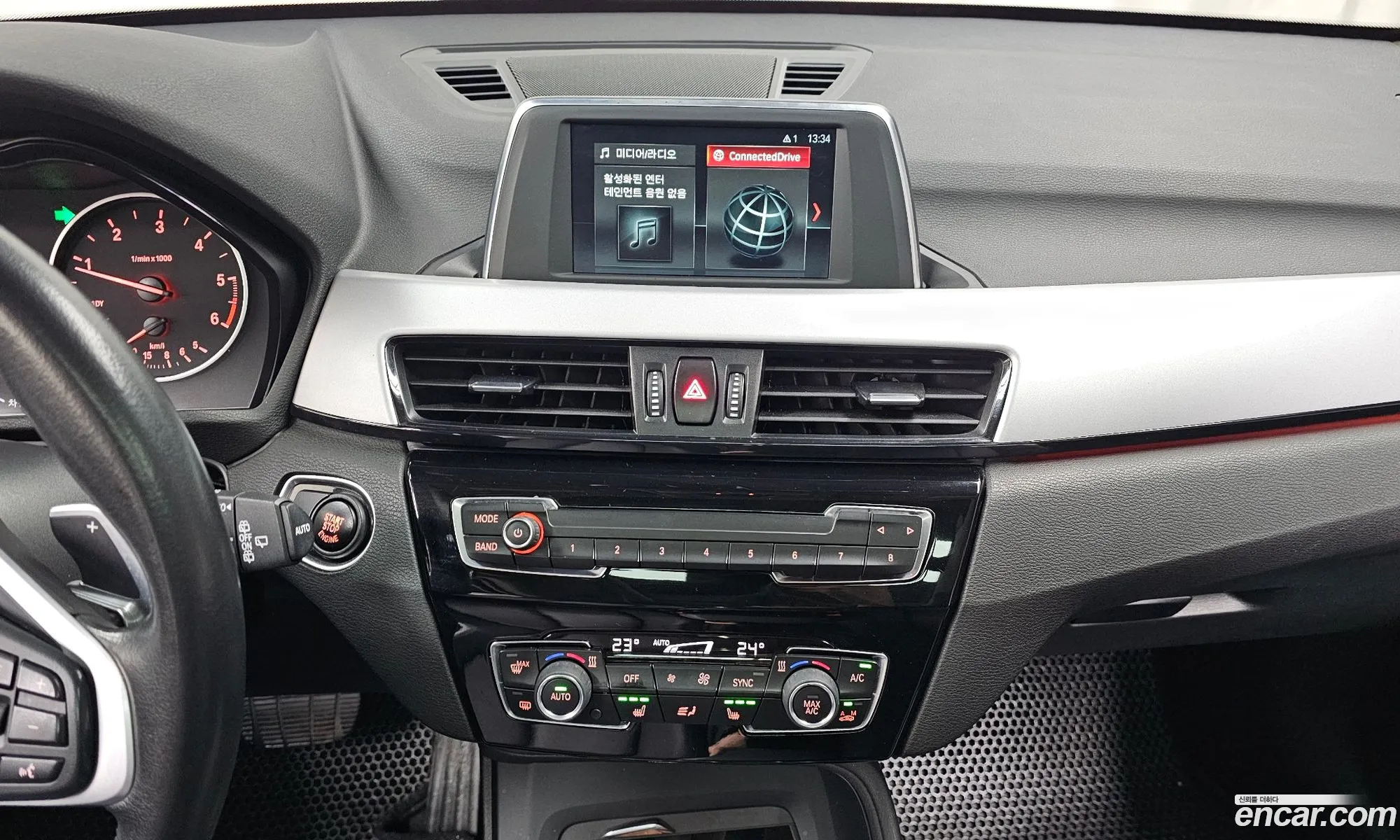 BMW X1 2018 WBAJJ110XJEF61493 — 18
