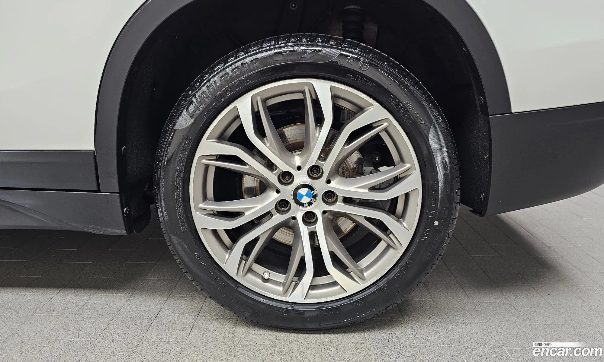 BMW X1 2018 WBAJJ110XJEF61493 — 5