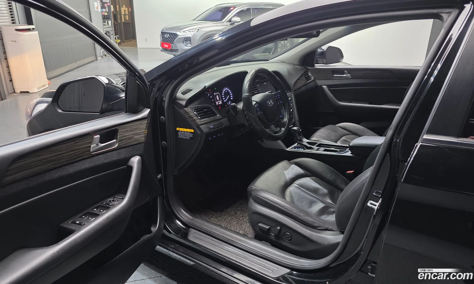Hyundai LF Sonata 2015 — 12