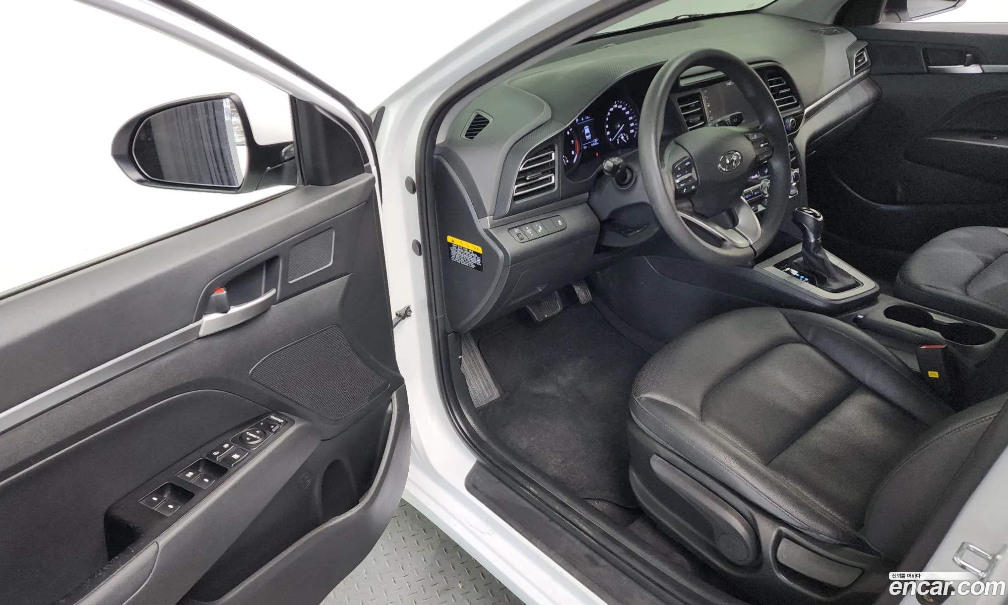 Hyundai Elantra AD 2020 — 17