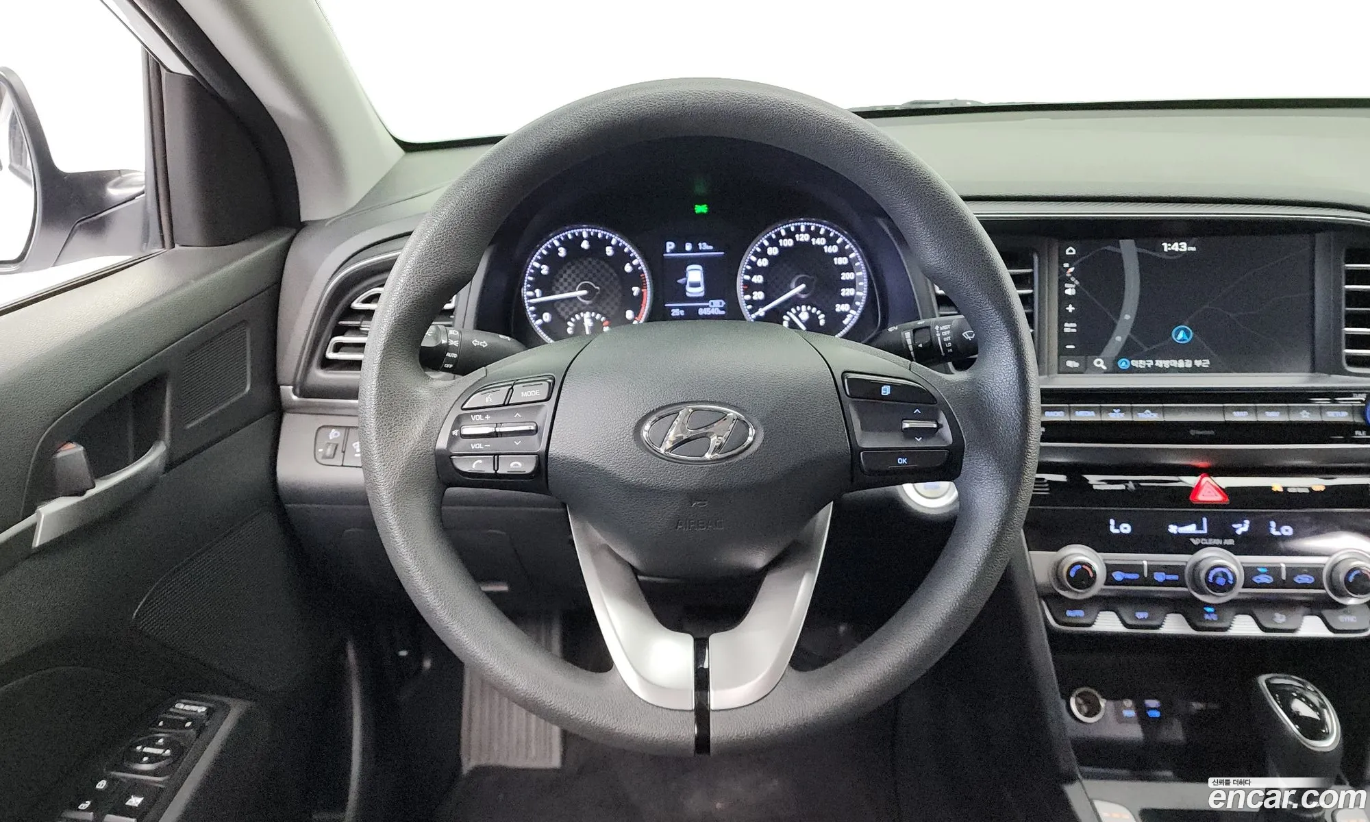 Hyundai Elantra AD 2020 — 8