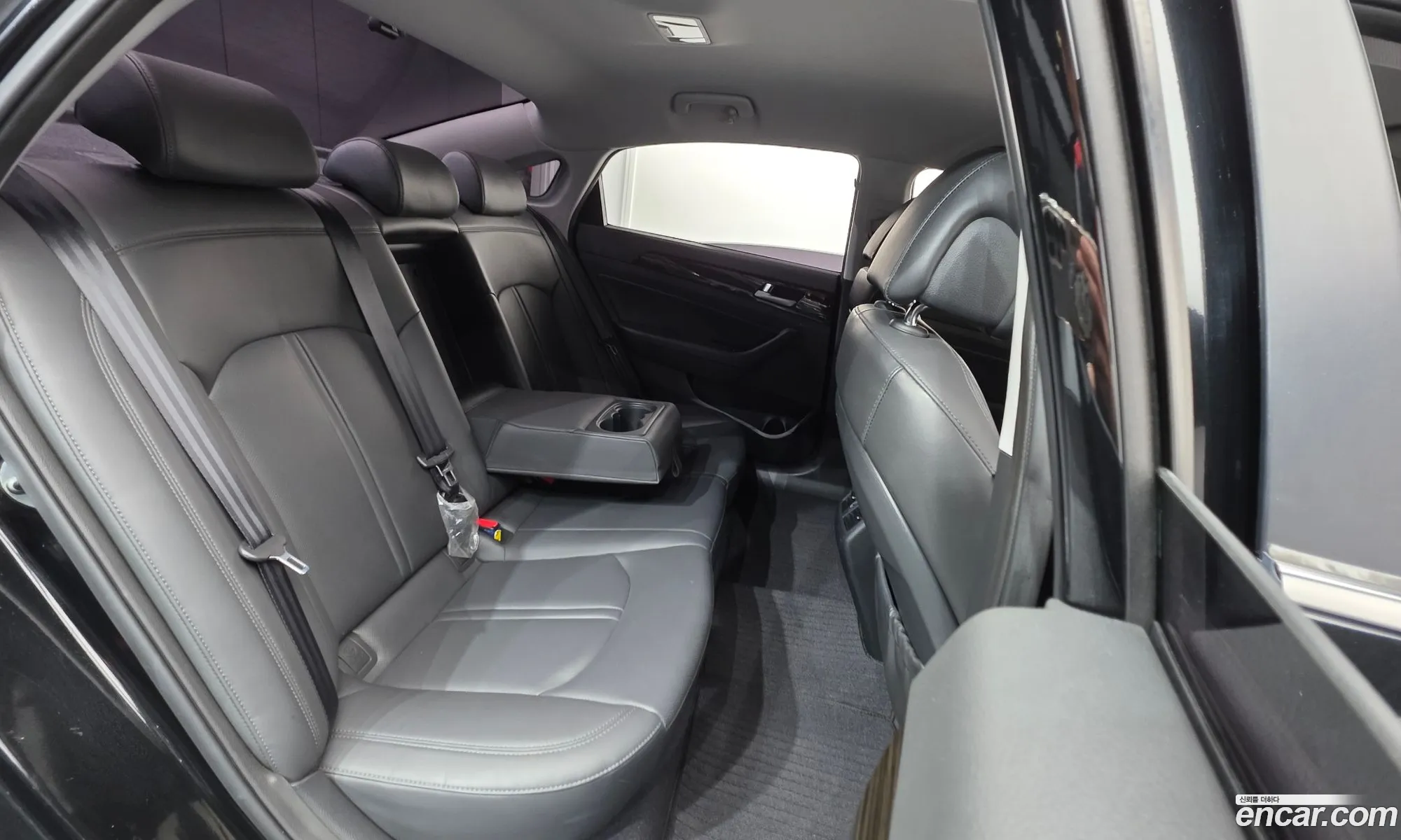 Hyundai LF Sonata 2016 — 10