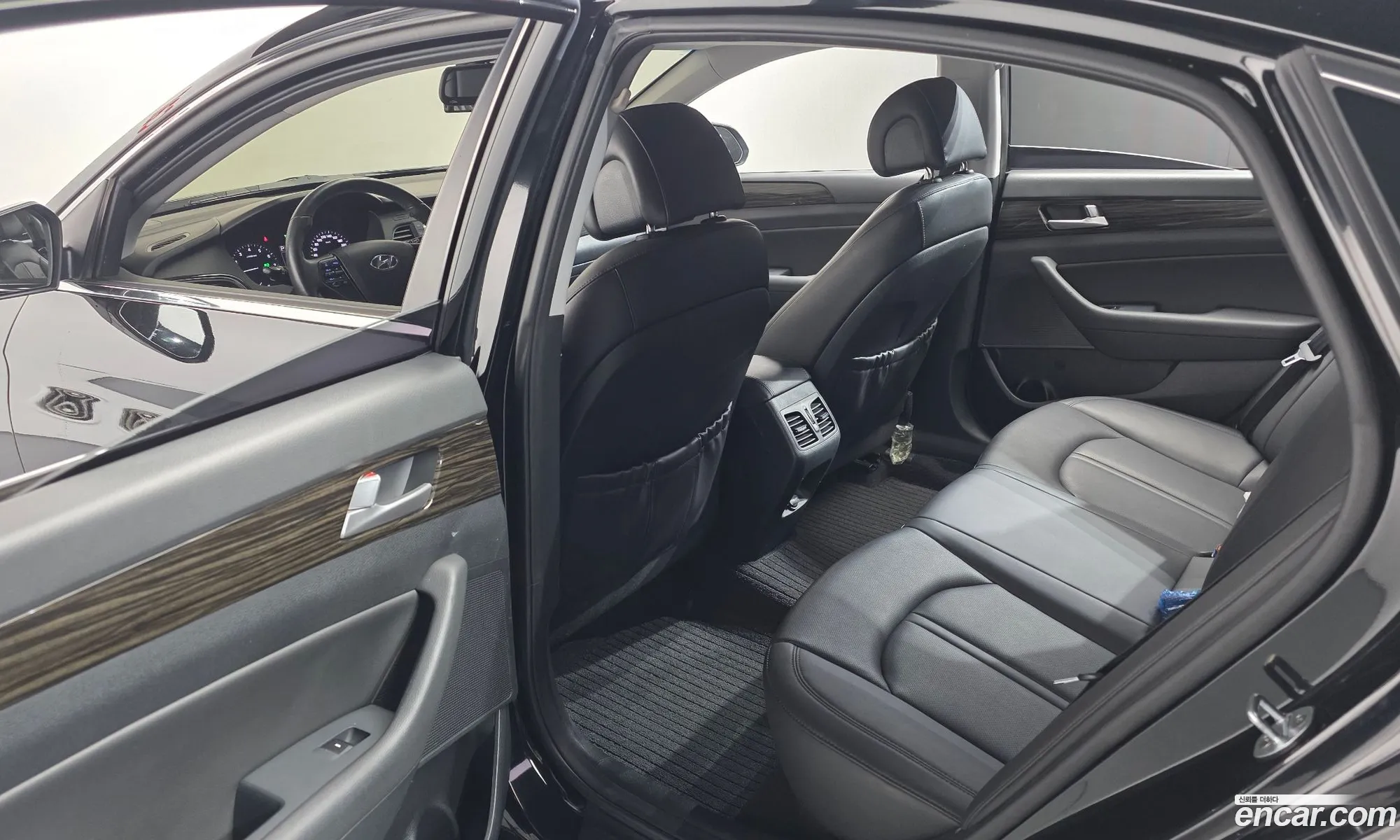 Hyundai LF Sonata 2016 — 15