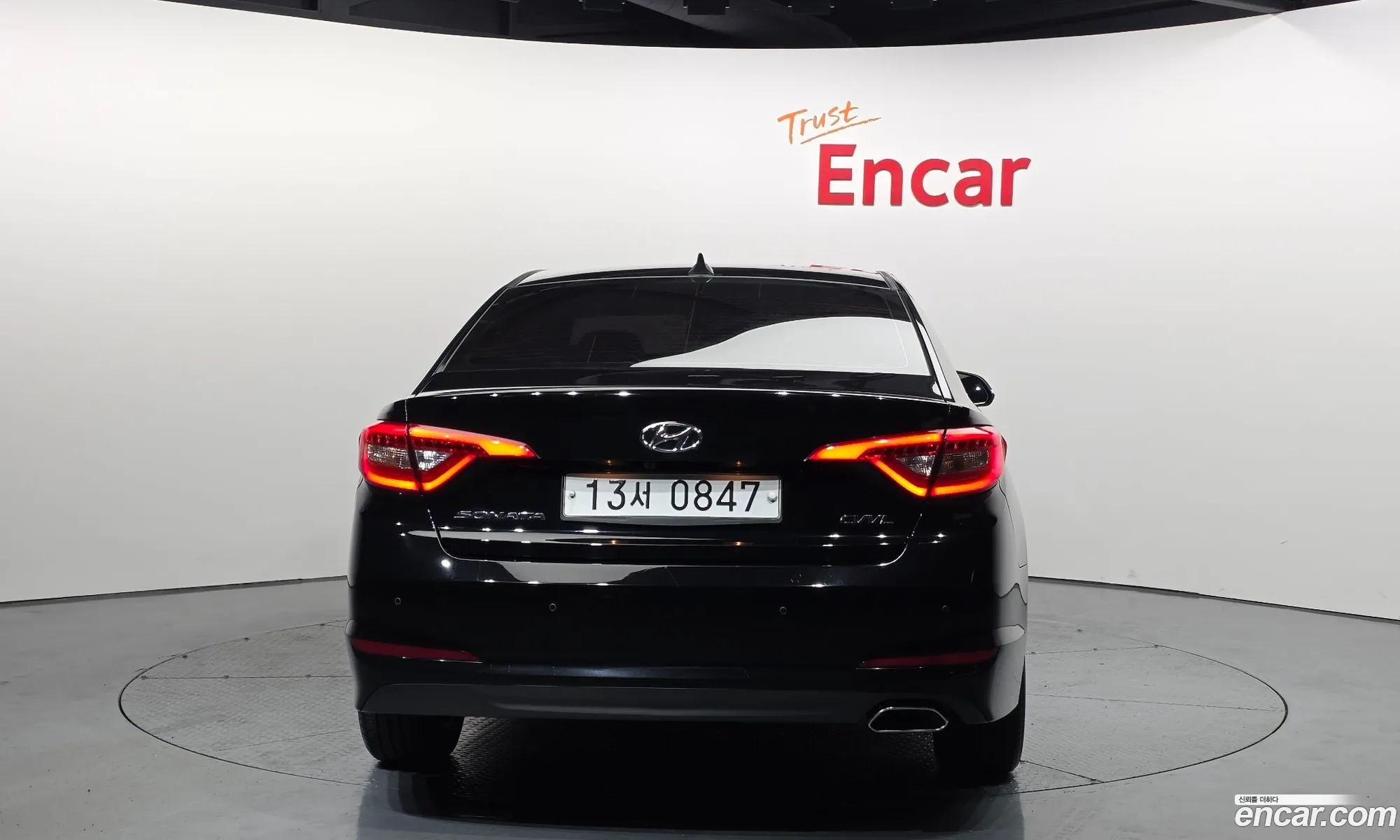 Hyundai LF Sonata 2016 — 14