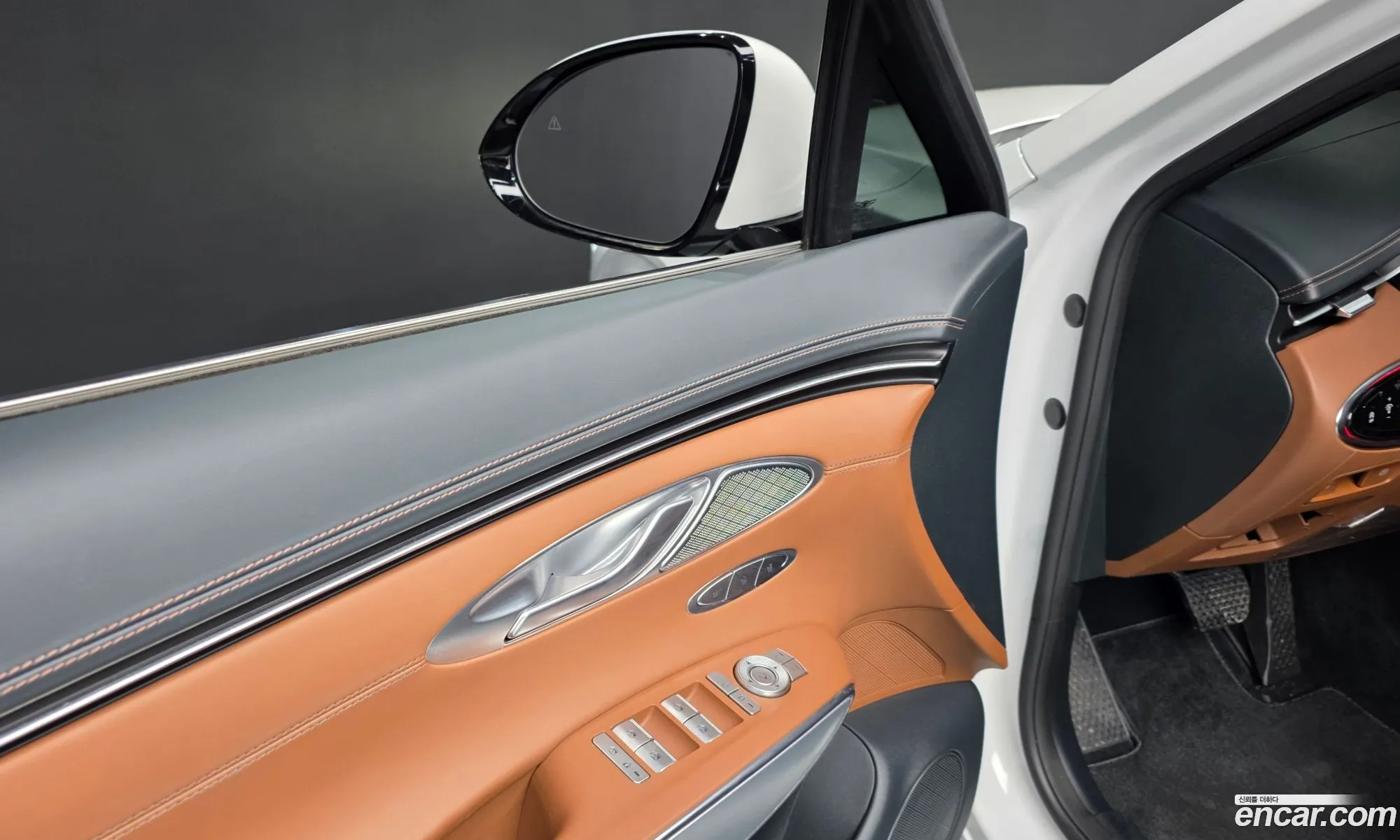 Genesis GV70 2022 — 3