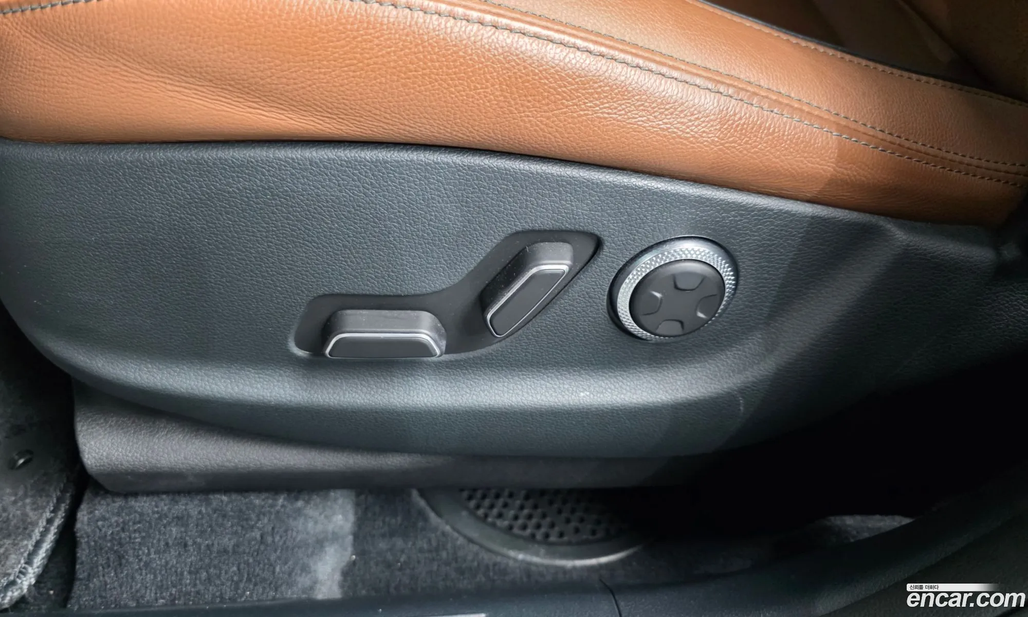 Genesis GV70 2022 — 32