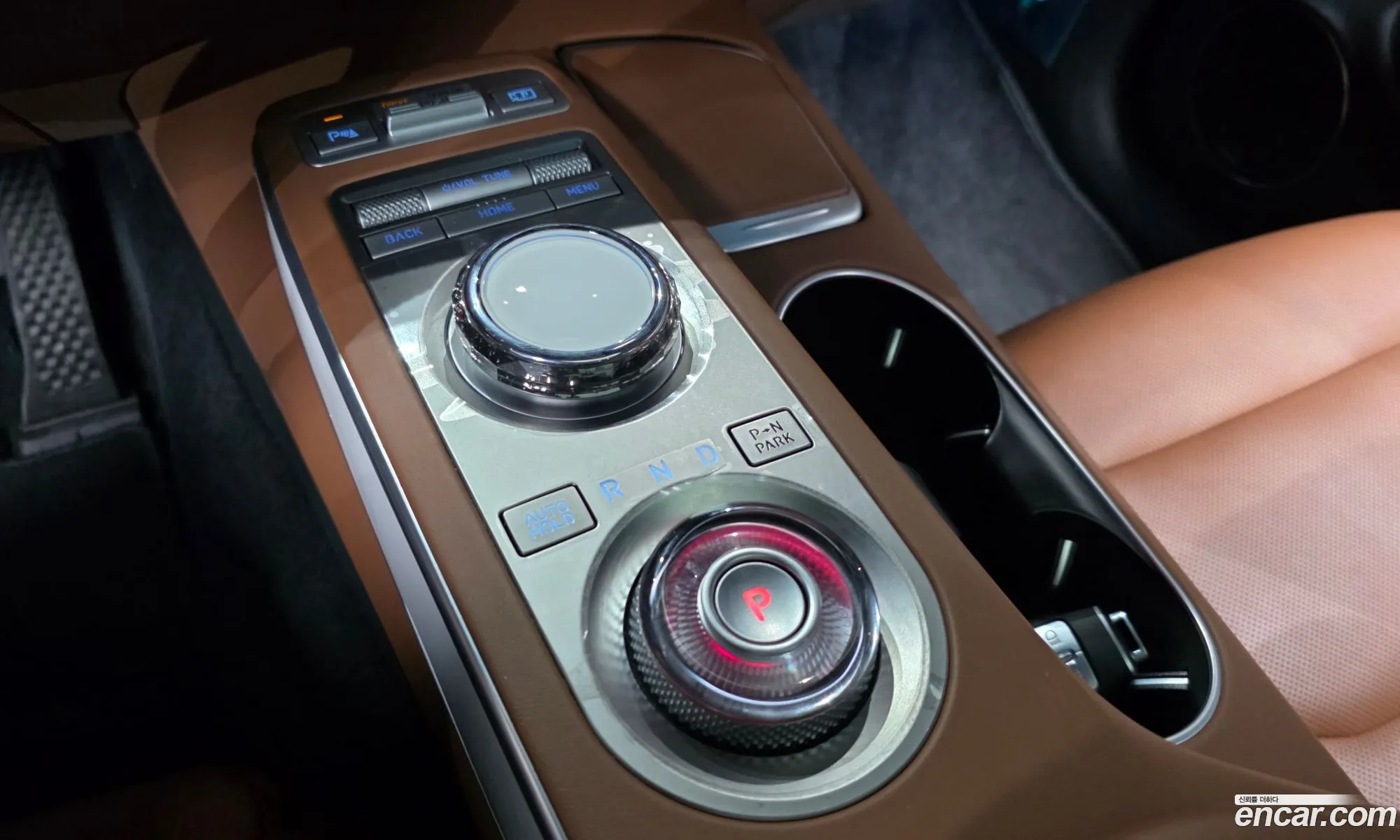 Genesis GV70 2022 — 24