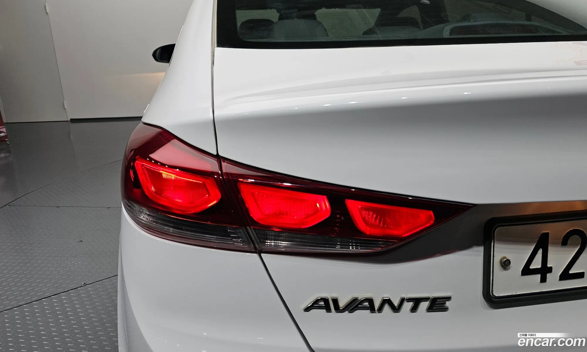 Hyundai Elantra AD 2018 — 24
