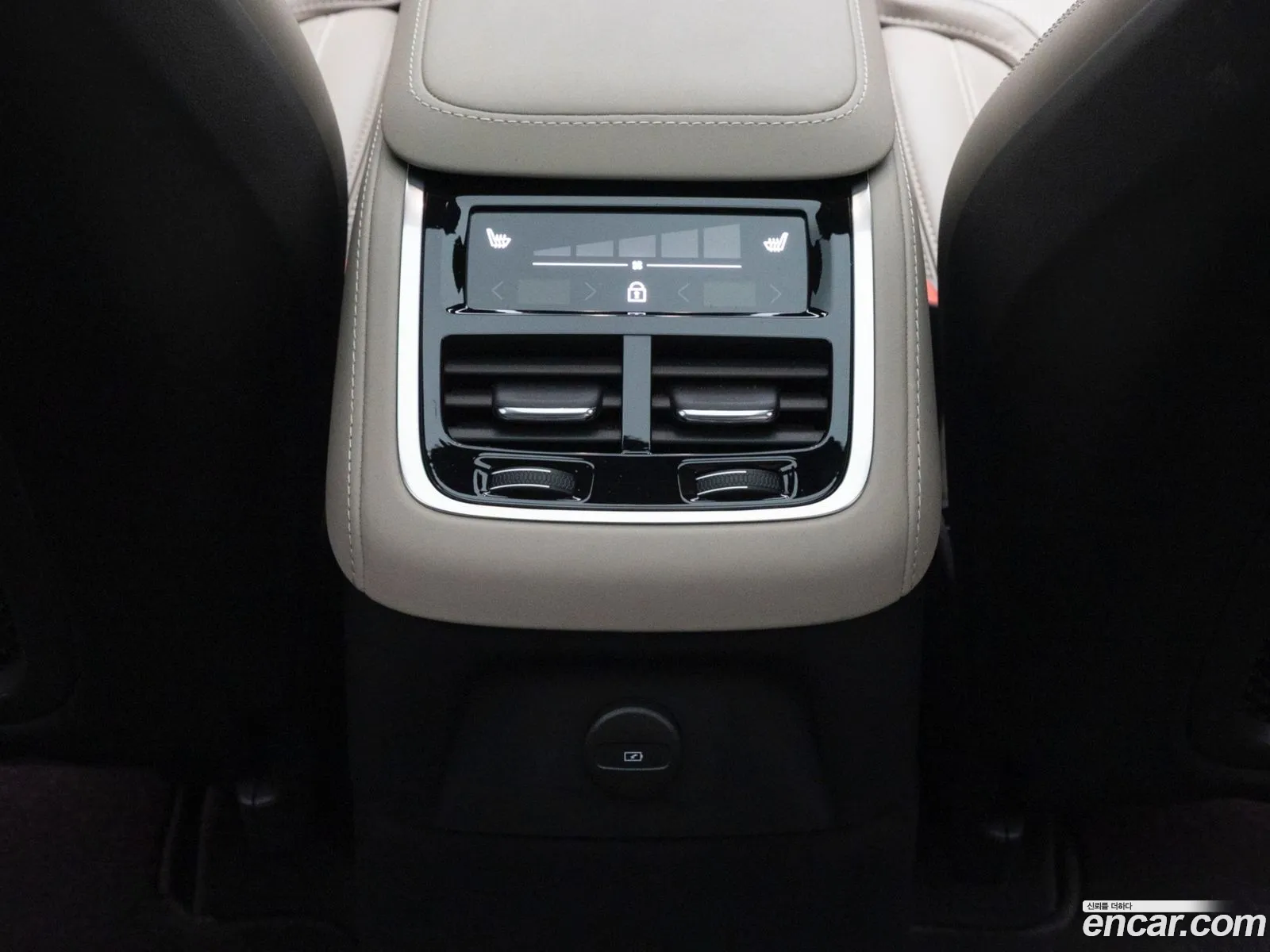 Volvo XC90 2025 — 8