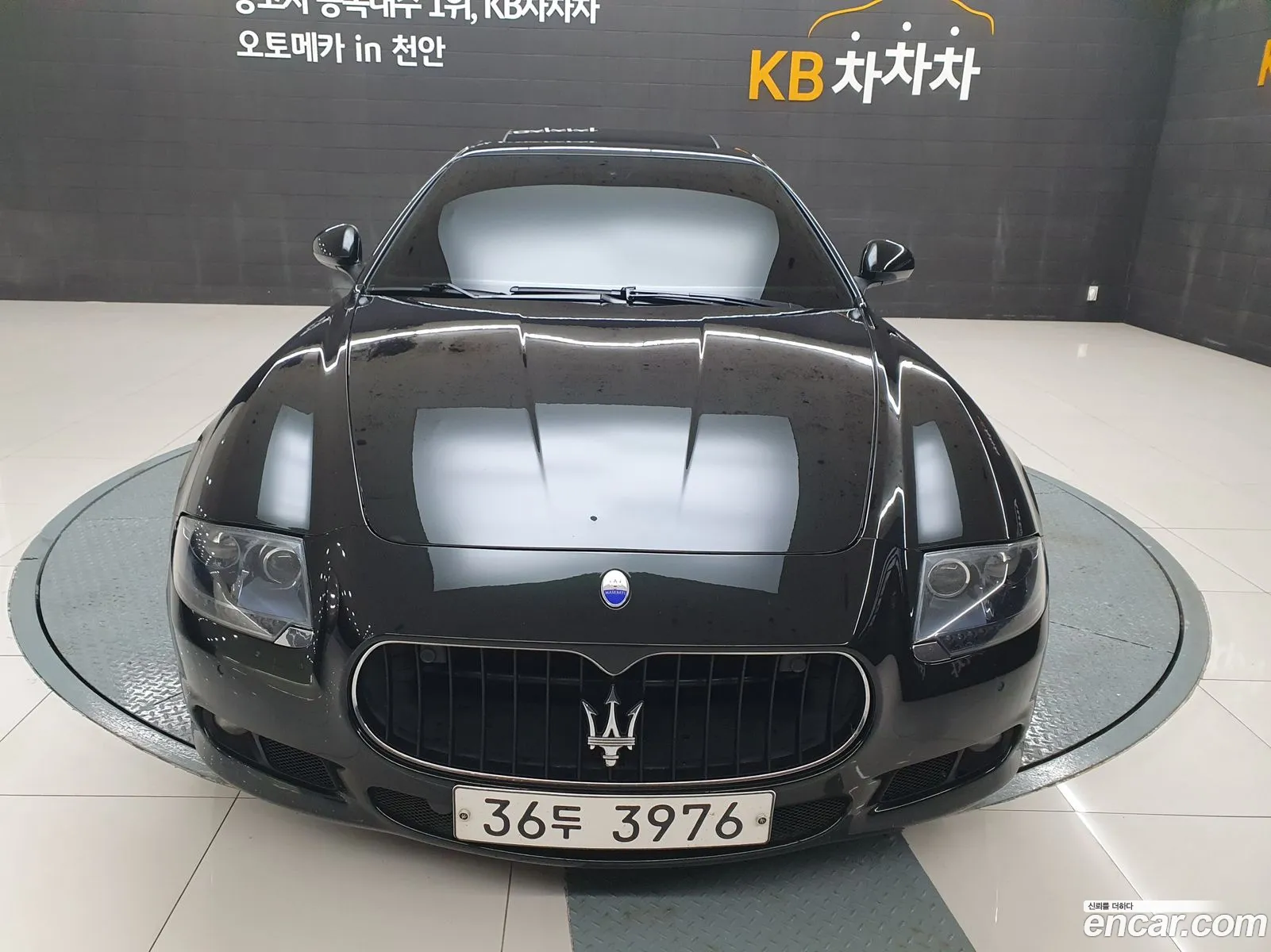 Maserati Quattroporte 2011 — 18