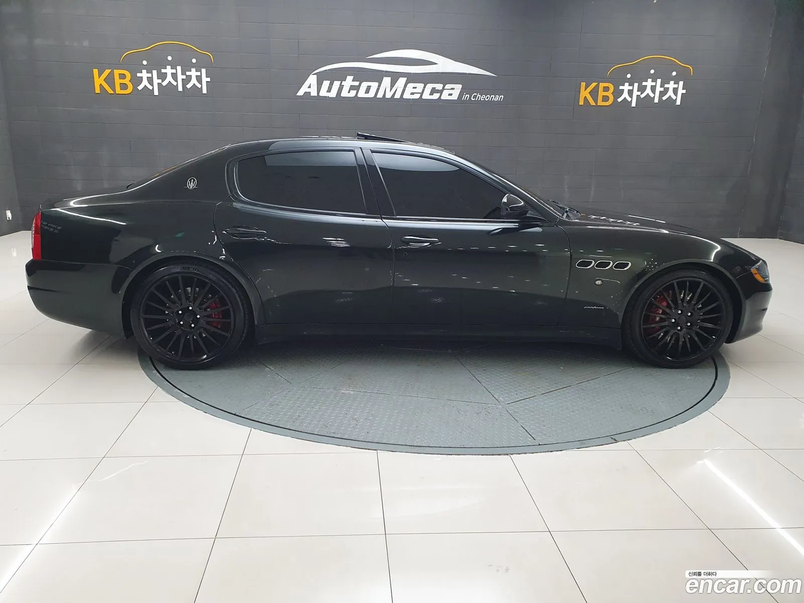 Maserati Quattroporte 2011 — 10