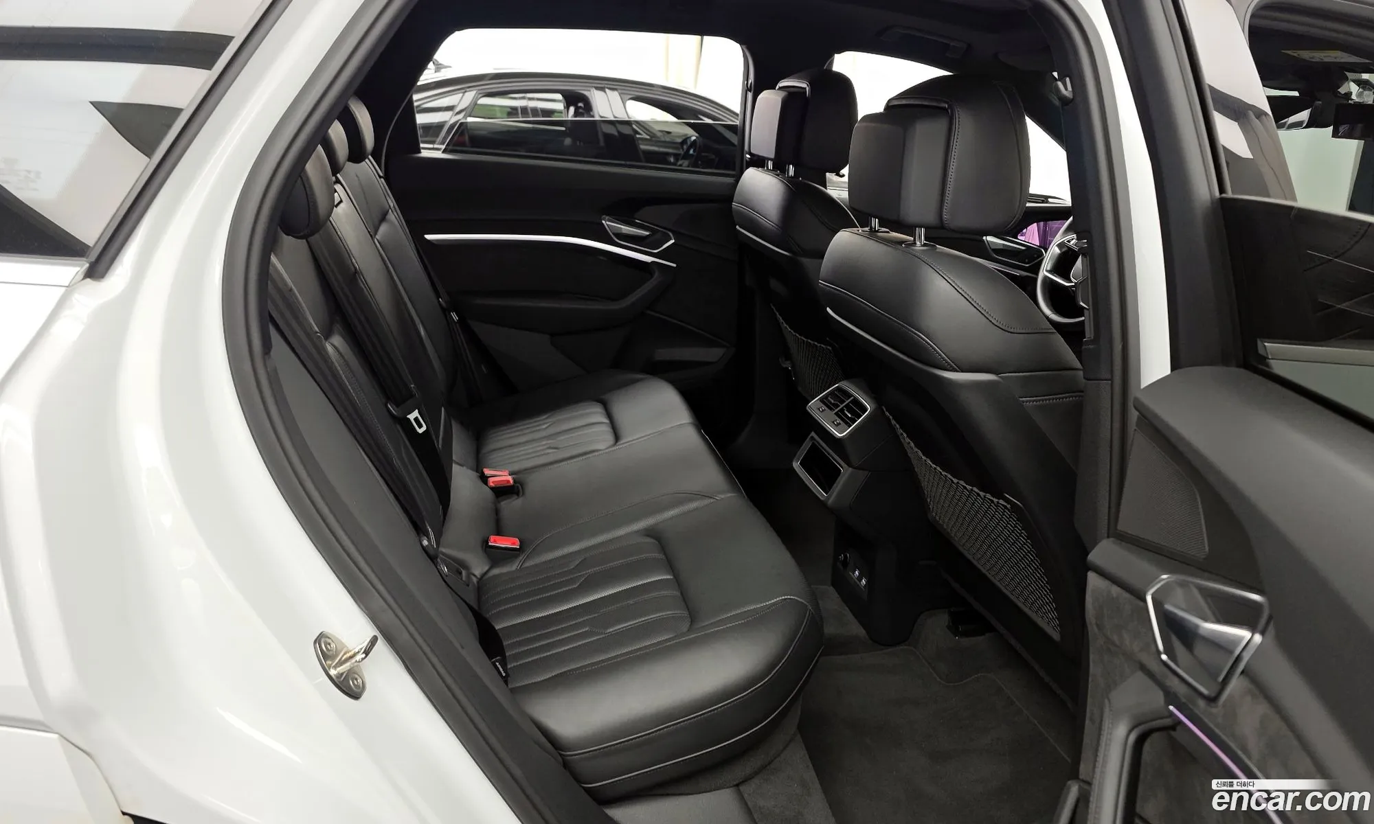 Audi e-tron 2020 WAUZZZGE9LB029344 — 13