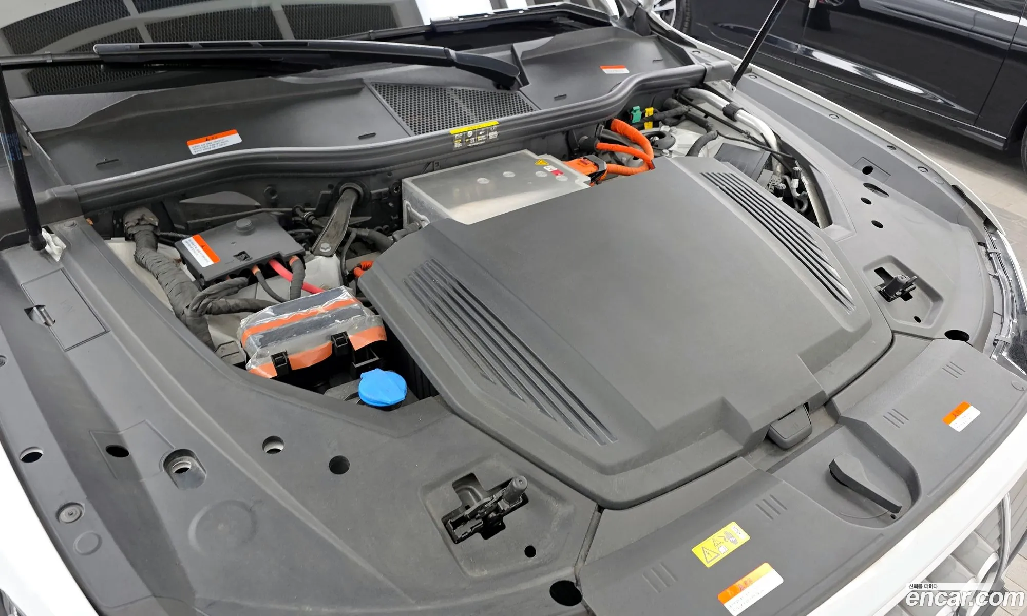 Audi e-tron 2020 WAUZZZGE9LB029344 — 9