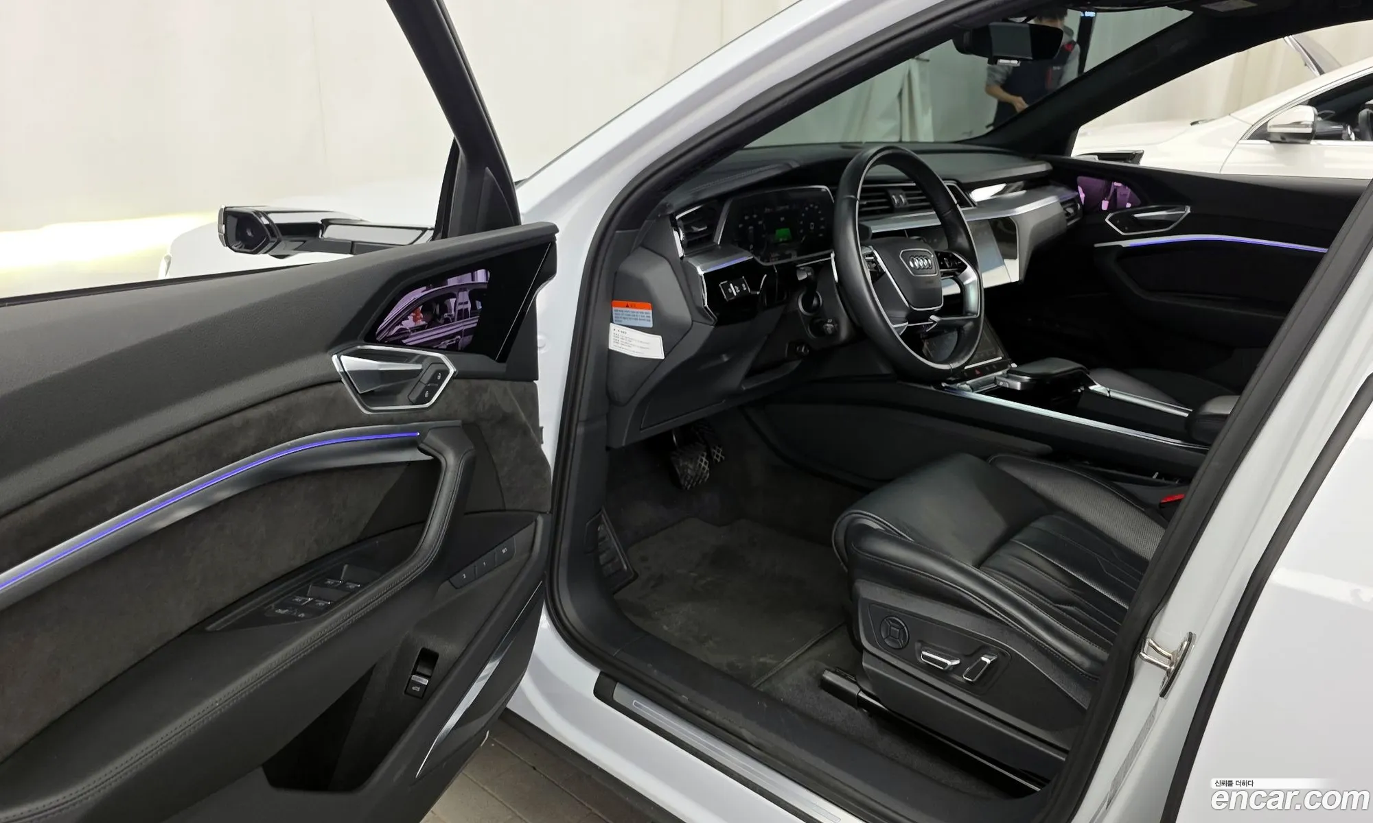 Audi e-tron 2020 WAUZZZGE9LB029344 — 15