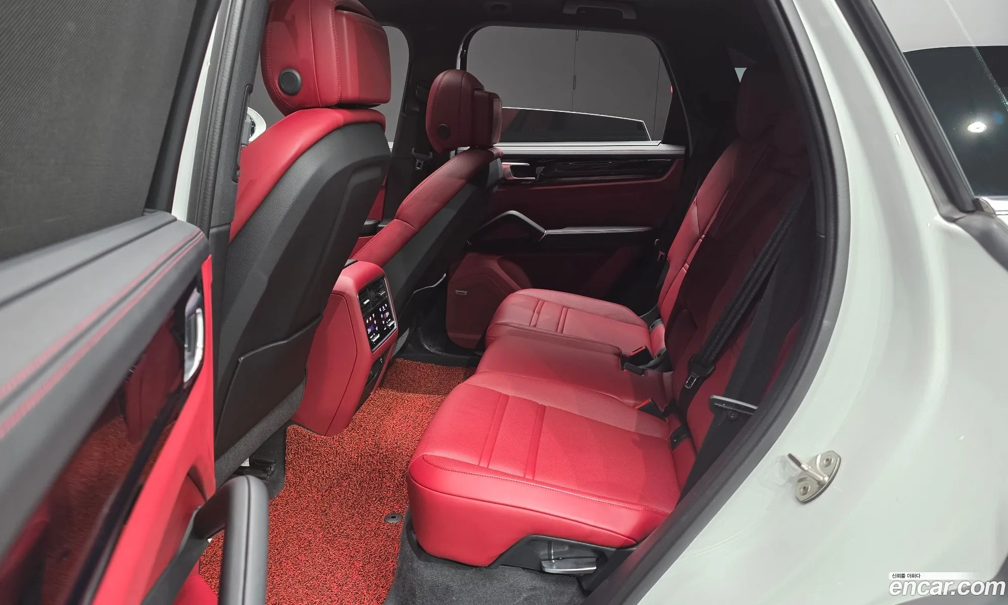 Porsche Cayenne 2021 WP1AA29Y9MDA05393 — 29