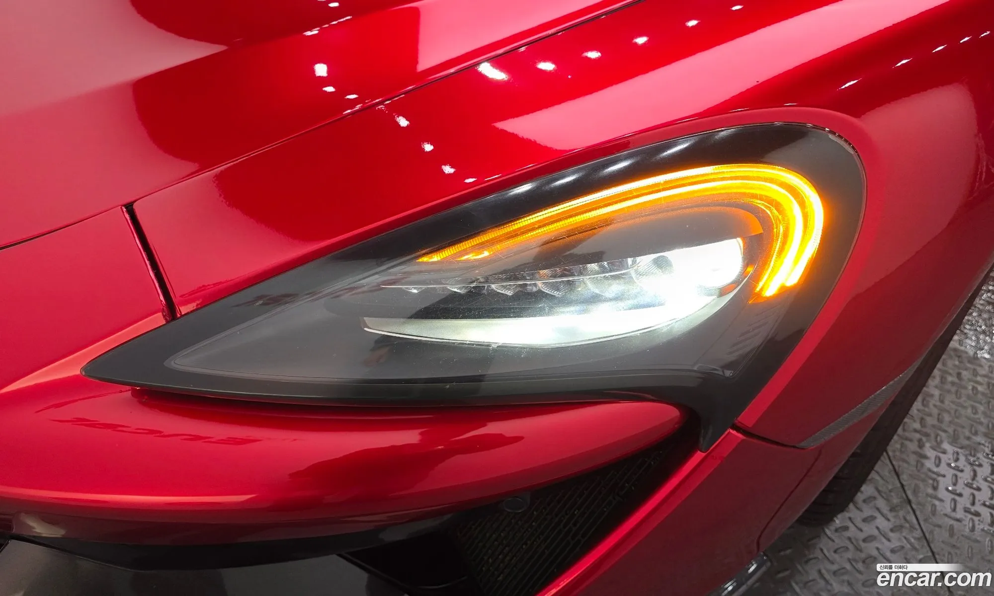 McLaren 570S 2018 SBM13FAB4JW005237 — 27