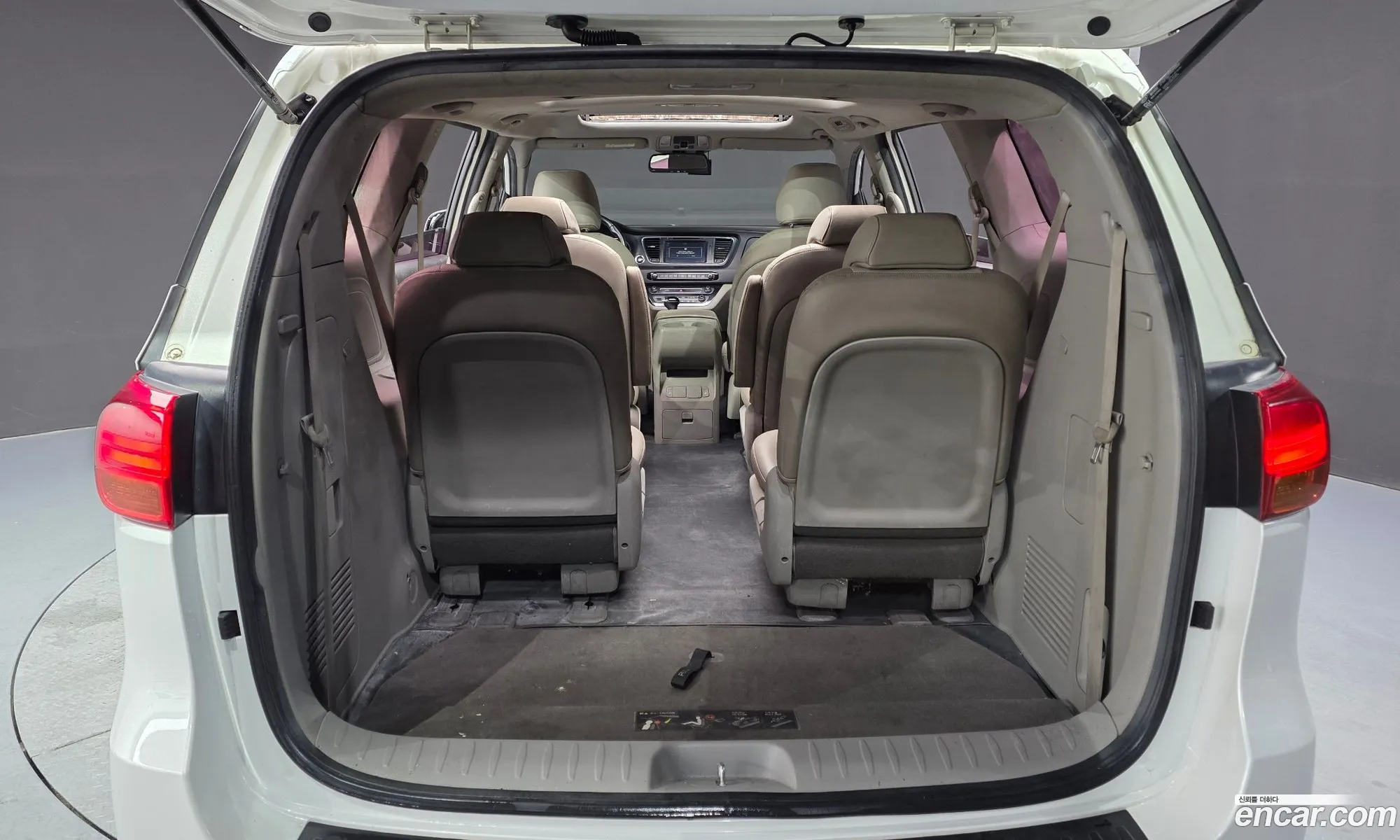 Kia Carnival 2015 — 4