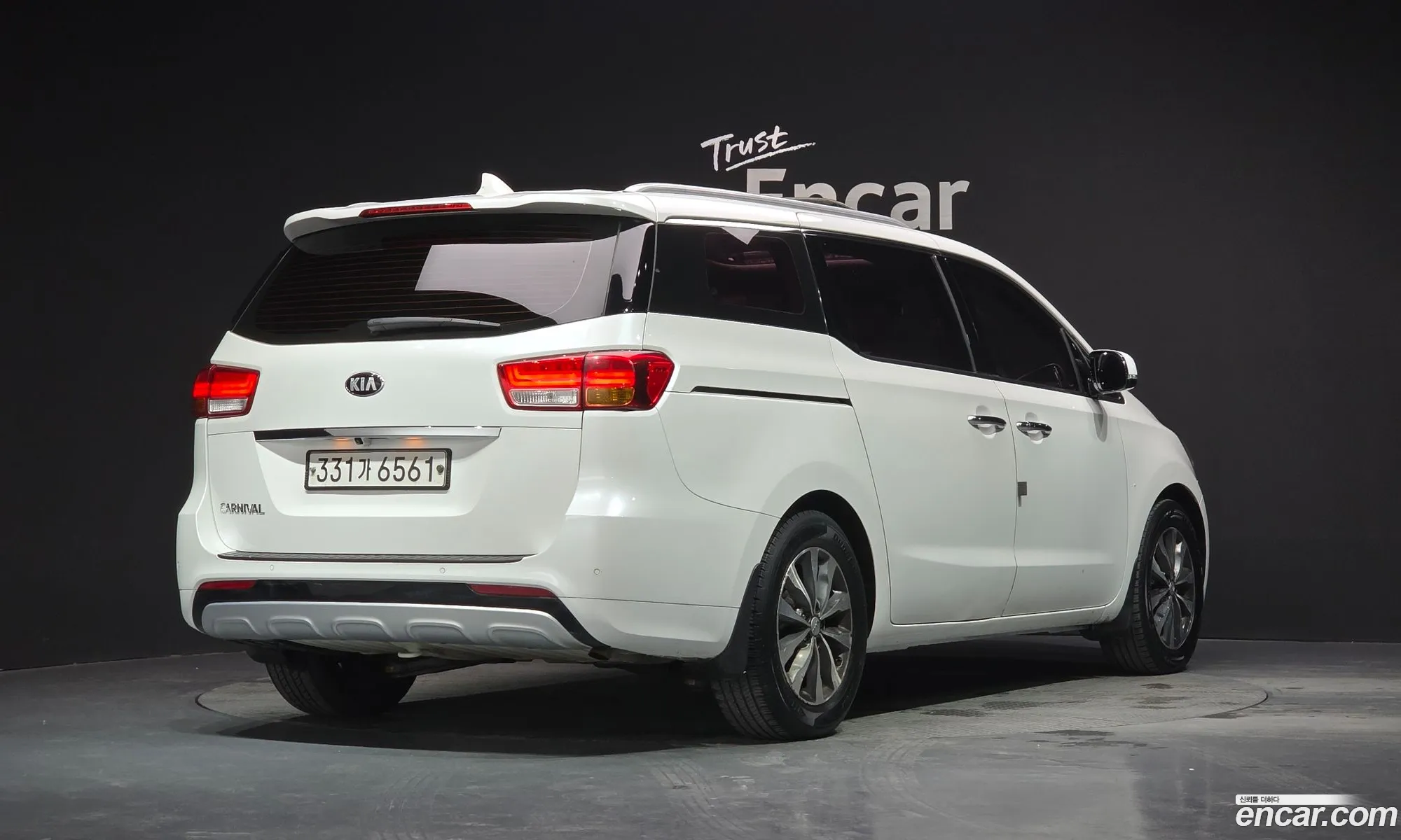Kia Carnival 2015 — 2