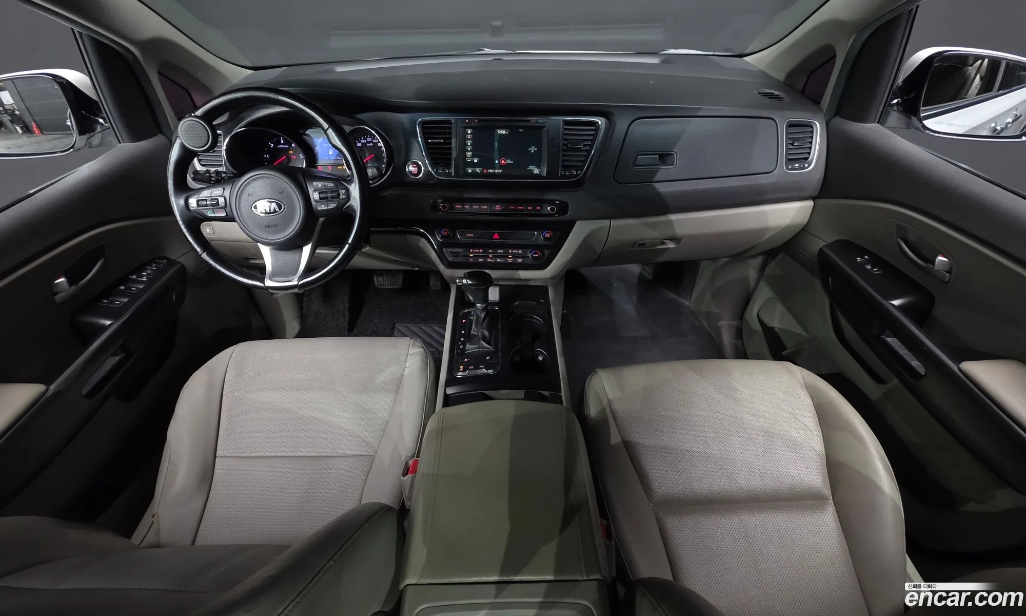 Kia Carnival 2015 — 12