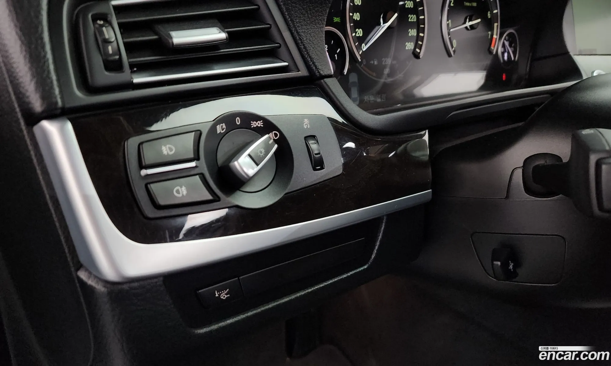 BMW 5 Series 2012 WBAXG310XCDW37773 — 17